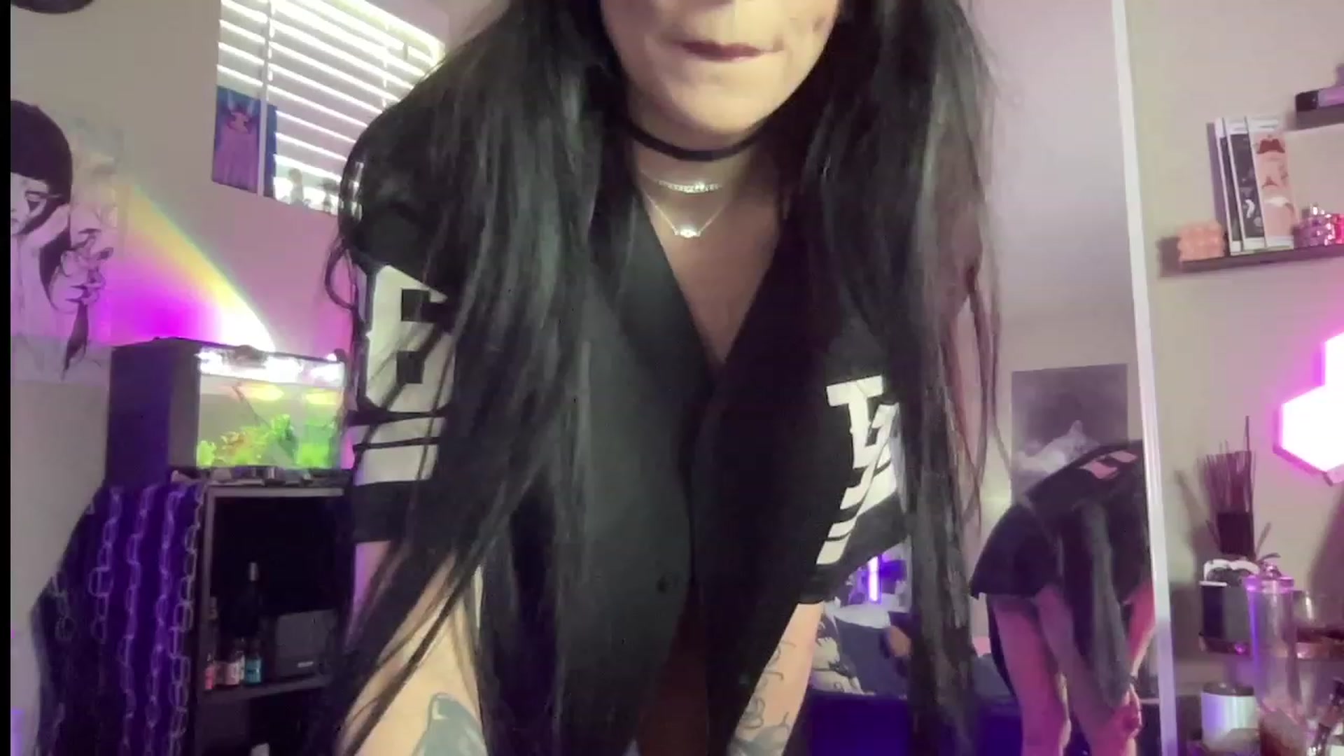 Gallery image thumbnail from RileyWoods's myfreecams stream on, 07/17/2023, 24:07 image 1 of 20