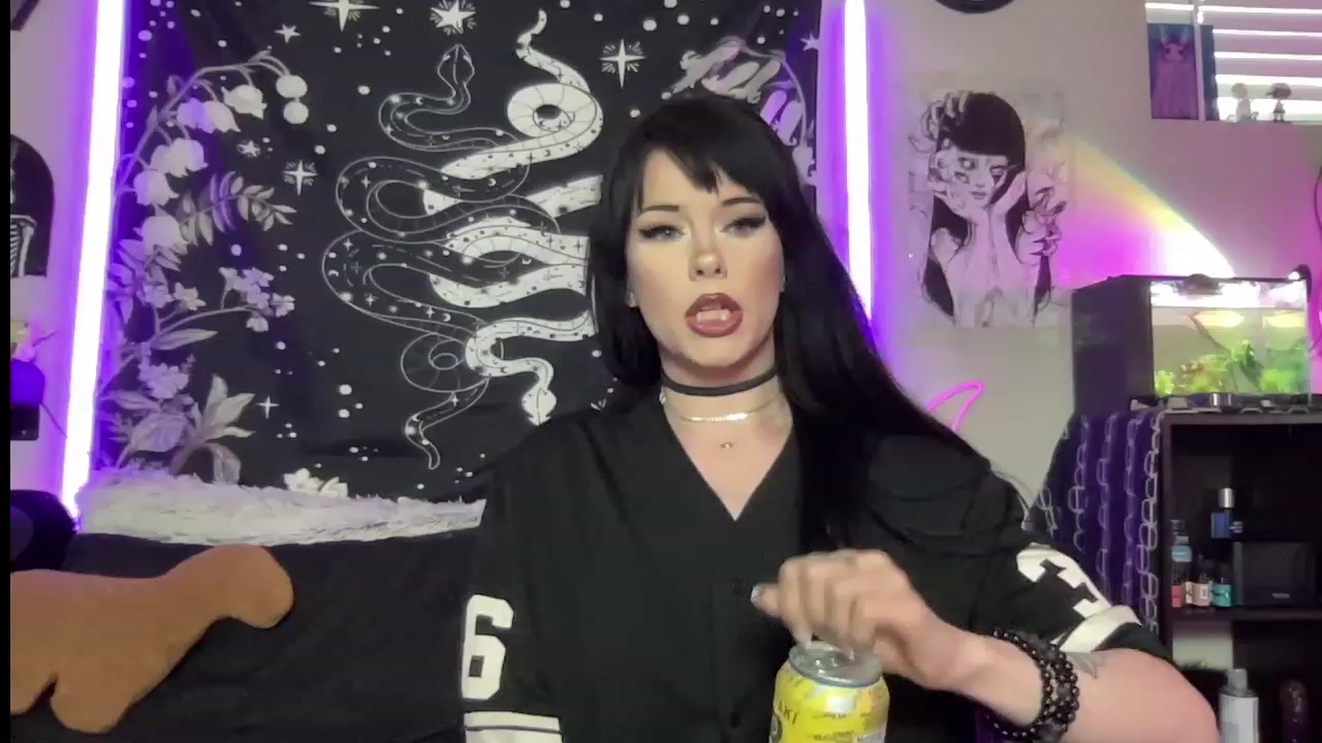 Gallery image thumbnail from RileyWoods's myfreecams stream on, 07/17/2023, 24:07 image 2 of 20
