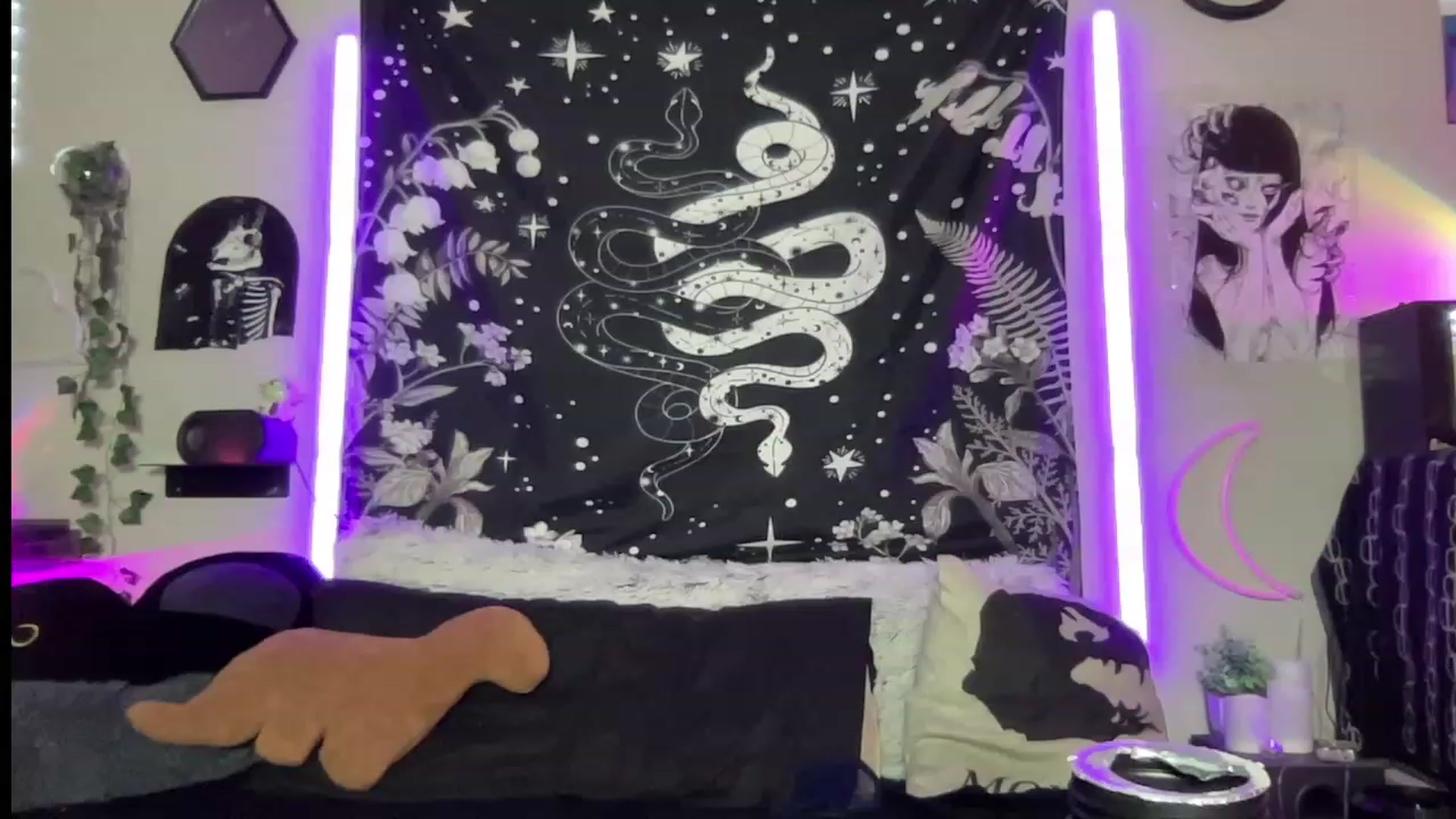 Gallery image thumbnail from RileyWoods's myfreecams stream on, 07/17/2023, 03:44 image 11 of 20
