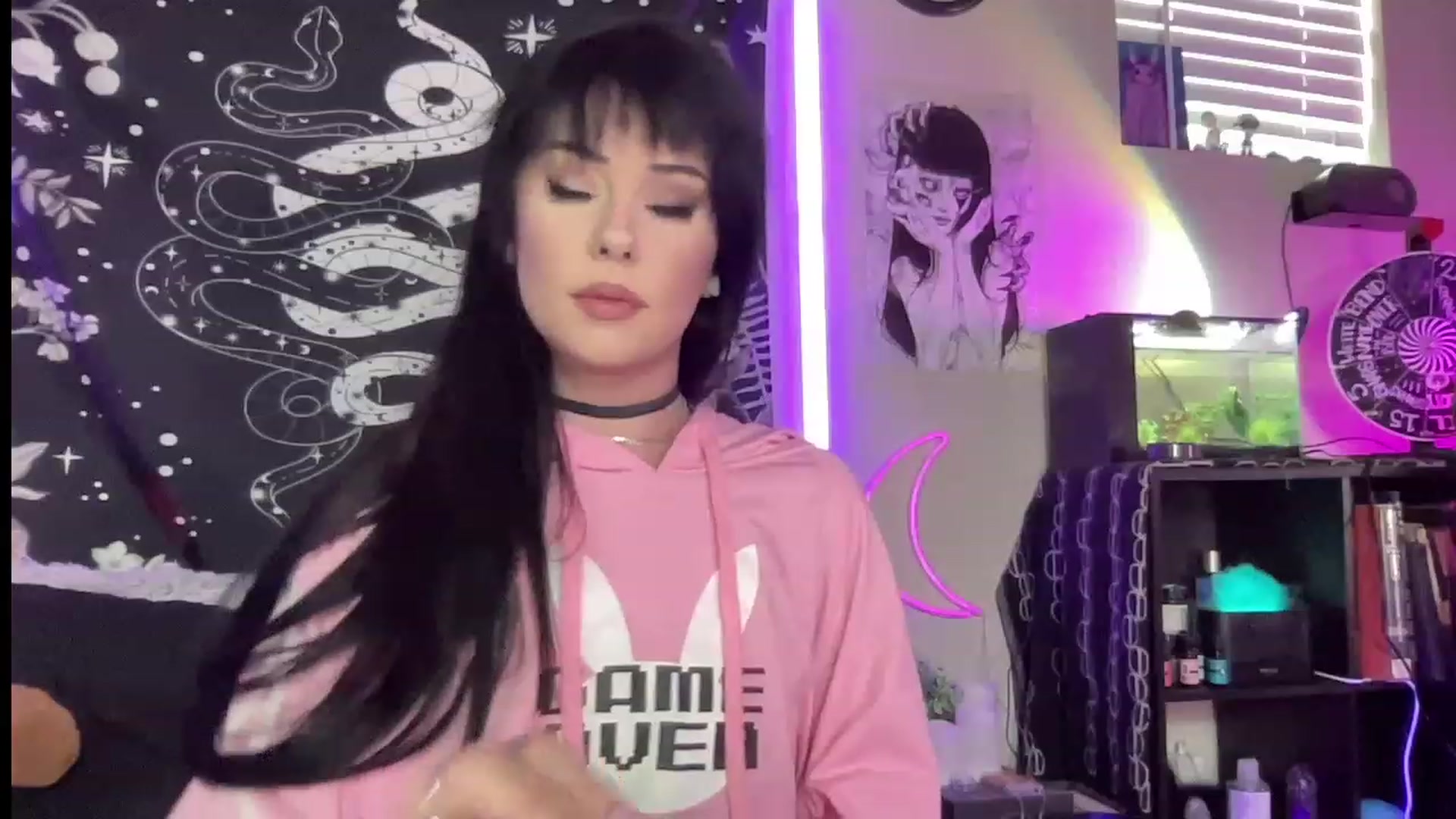 Gallery image thumbnail from RileyWoods's myfreecams stream on, 07/18/2023, 23:01 image 9 of 20