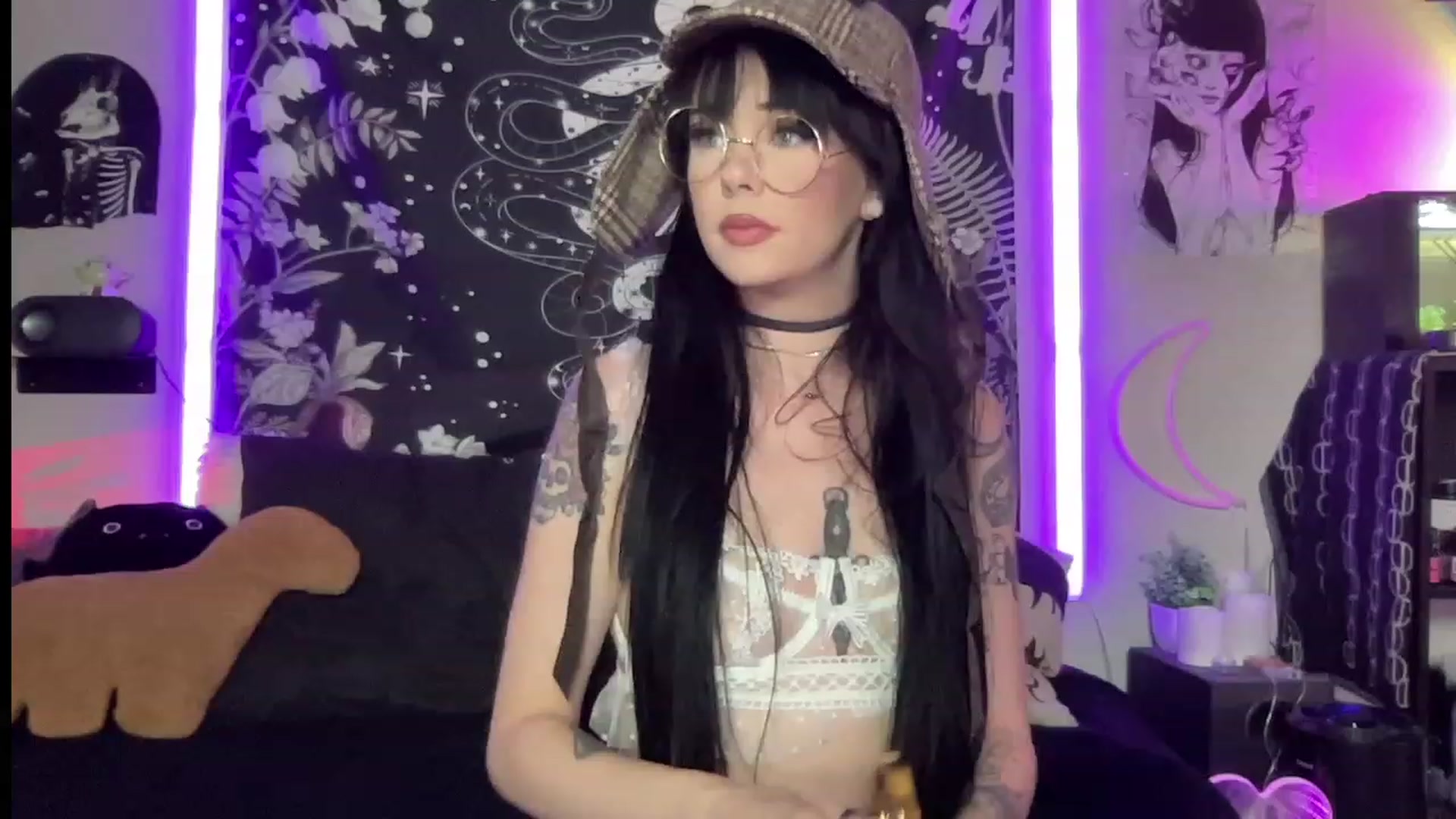 Gallery image thumbnail from RileyWoods's myfreecams stream on, 07/19/2023, 02:17 image 17 of 20