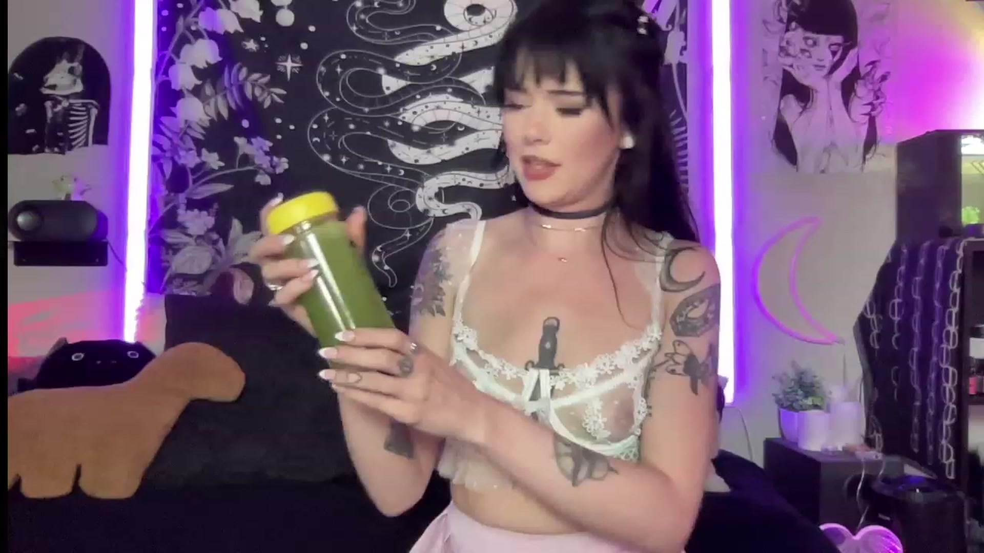 Gallery image thumbnail from RileyWoods's myfreecams stream on, 07/19/2023, 02:17 image 20 of 20