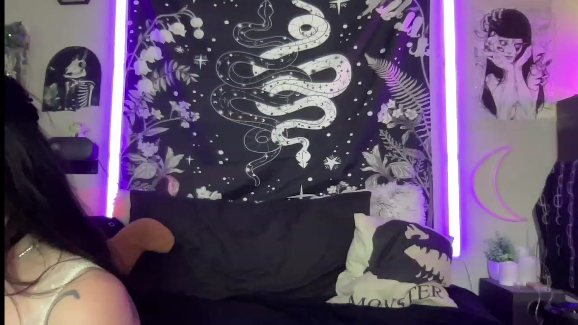 Gallery image thumbnail from RileyWoods's myfreecams stream on, 07/19/2023, 02:17 image 12 of 20