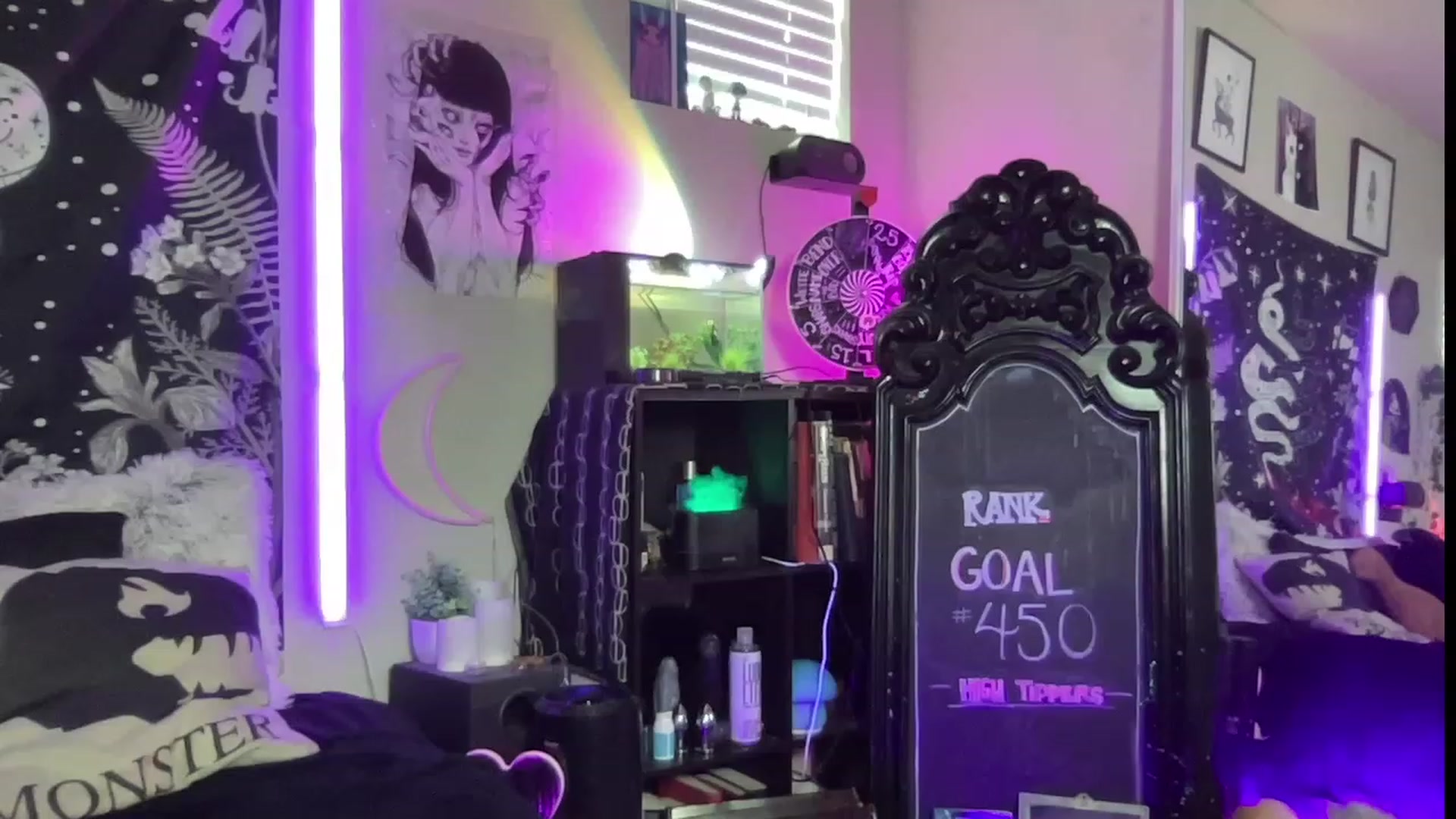 Gallery image thumbnail from RileyWoods's myfreecams stream on, 07/19/2023, 23:46 image 19 of 20