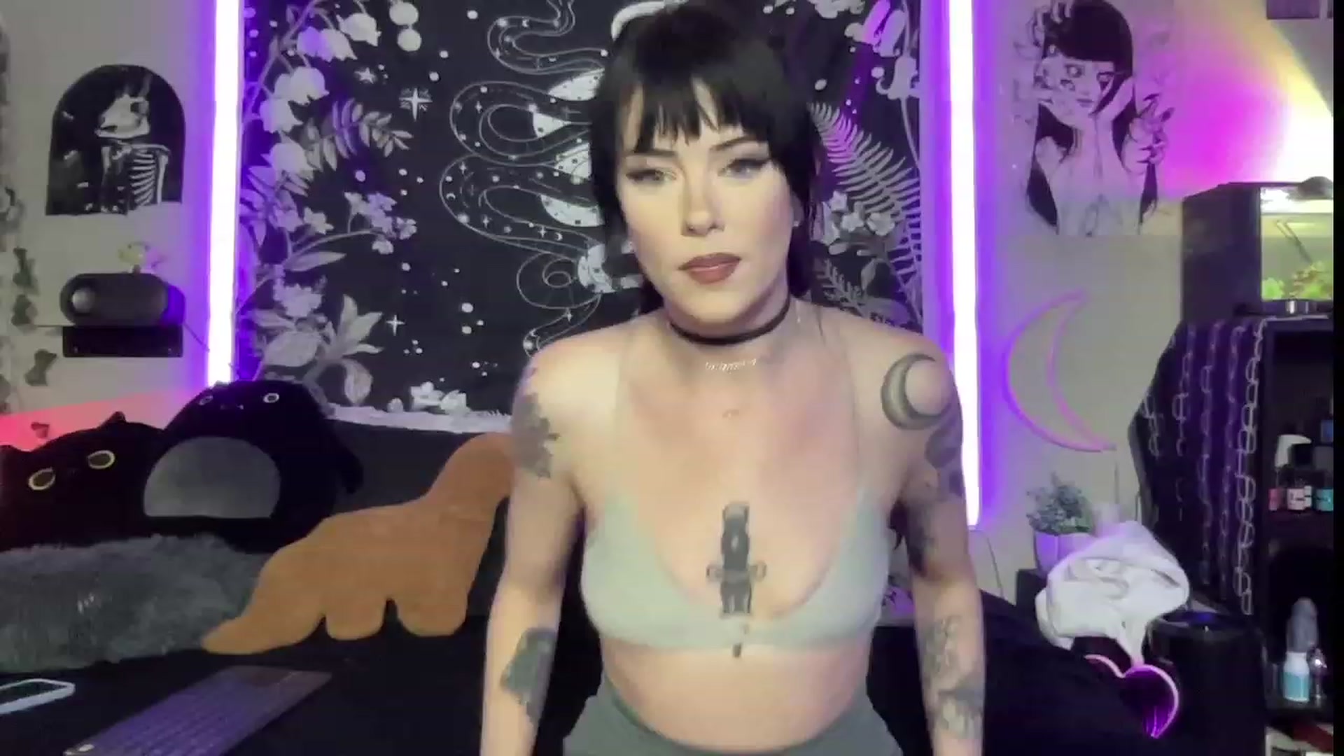 Gallery image thumbnail from RileyWoods's myfreecams stream on, 07/19/2023, 23:46 image 9 of 20