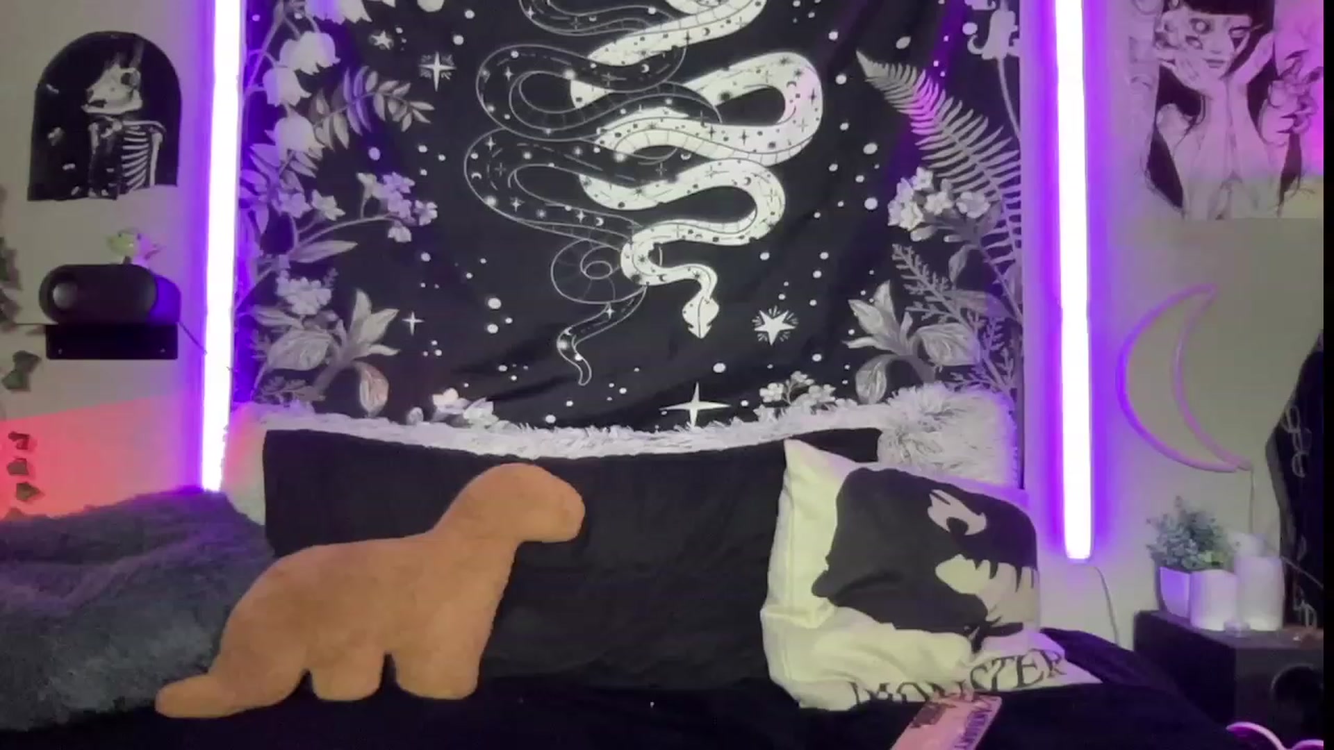 Gallery image thumbnail from RileyWoods's myfreecams stream on, 07/20/2023, 01:46 image 4 of 20