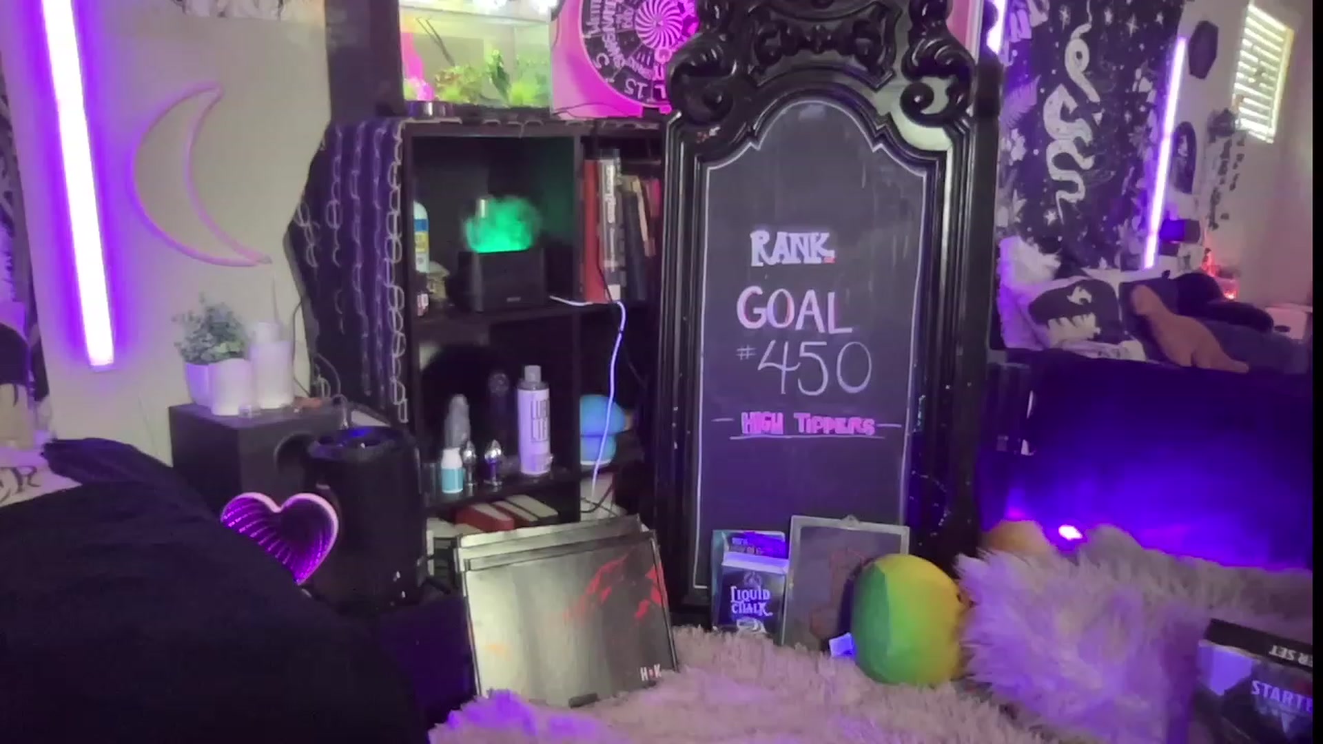 Gallery image thumbnail from RileyWoods's myfreecams stream on, 07/20/2023, 01:46 image 6 of 20
