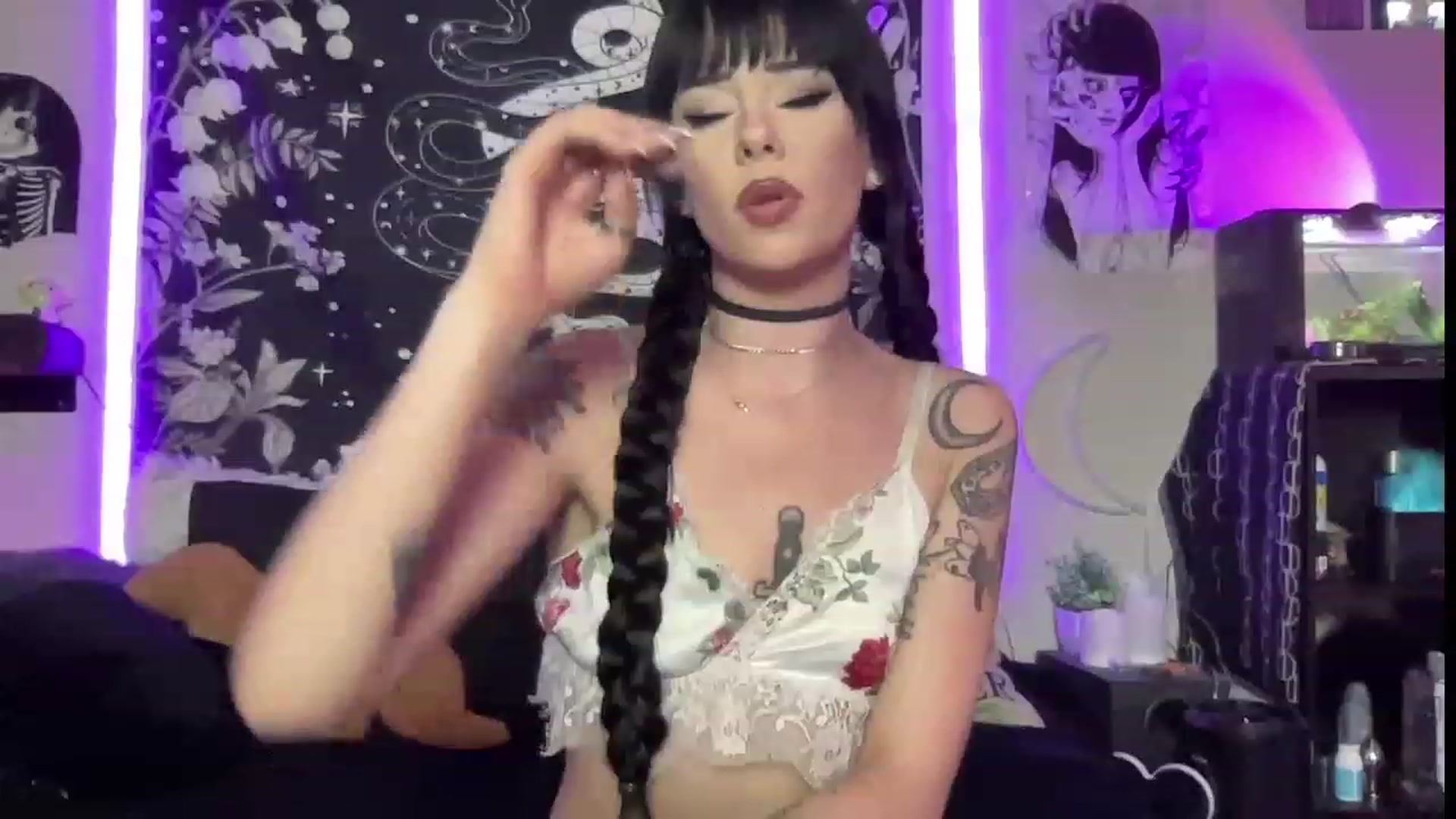 Gallery image thumbnail from RileyWoods's myfreecams stream on, 07/21/2023, 02:13 image 17 of 20