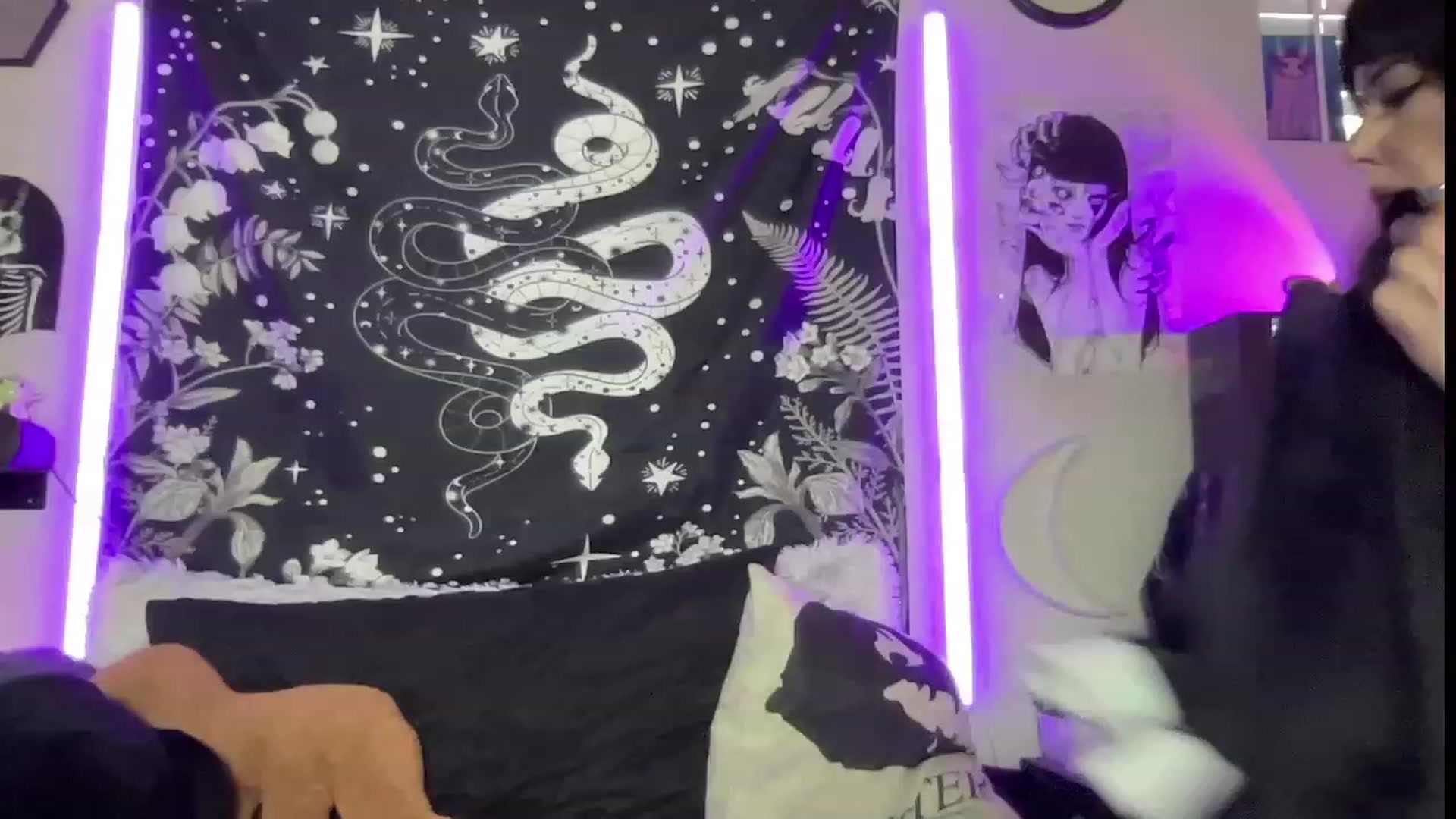 Gallery image thumbnail from RileyWoods's myfreecams stream on, 07/21/2023, 02:13 image 6 of 20