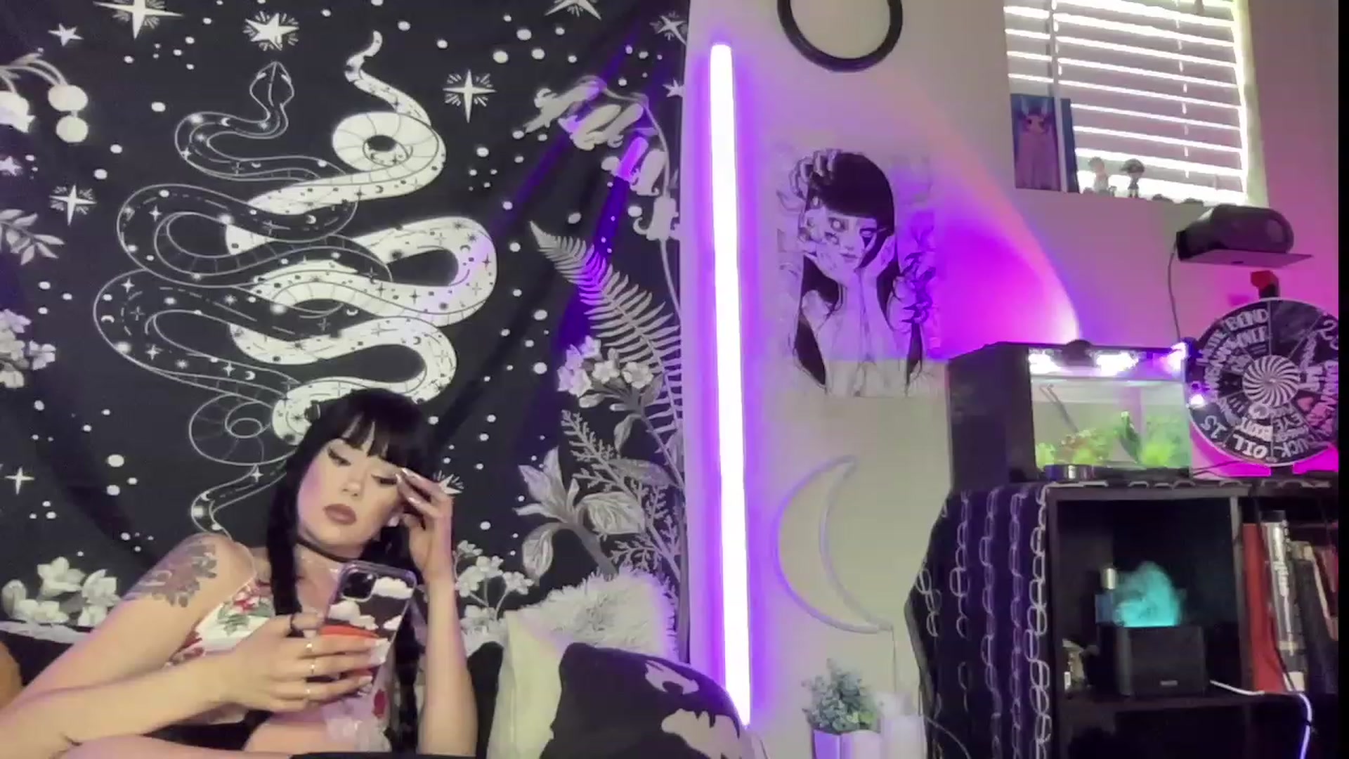 Gallery image thumbnail from RileyWoods's myfreecams stream on, 07/21/2023, 02:13 image 10 of 20