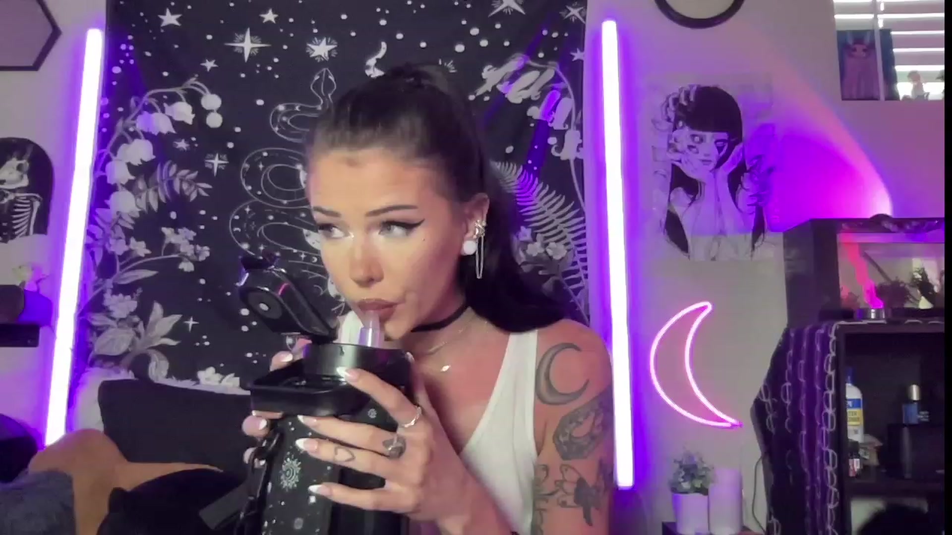 Gallery image thumbnail from RileyWoods's myfreecams stream on, 07/23/2023, 22:59 image 11 of 20