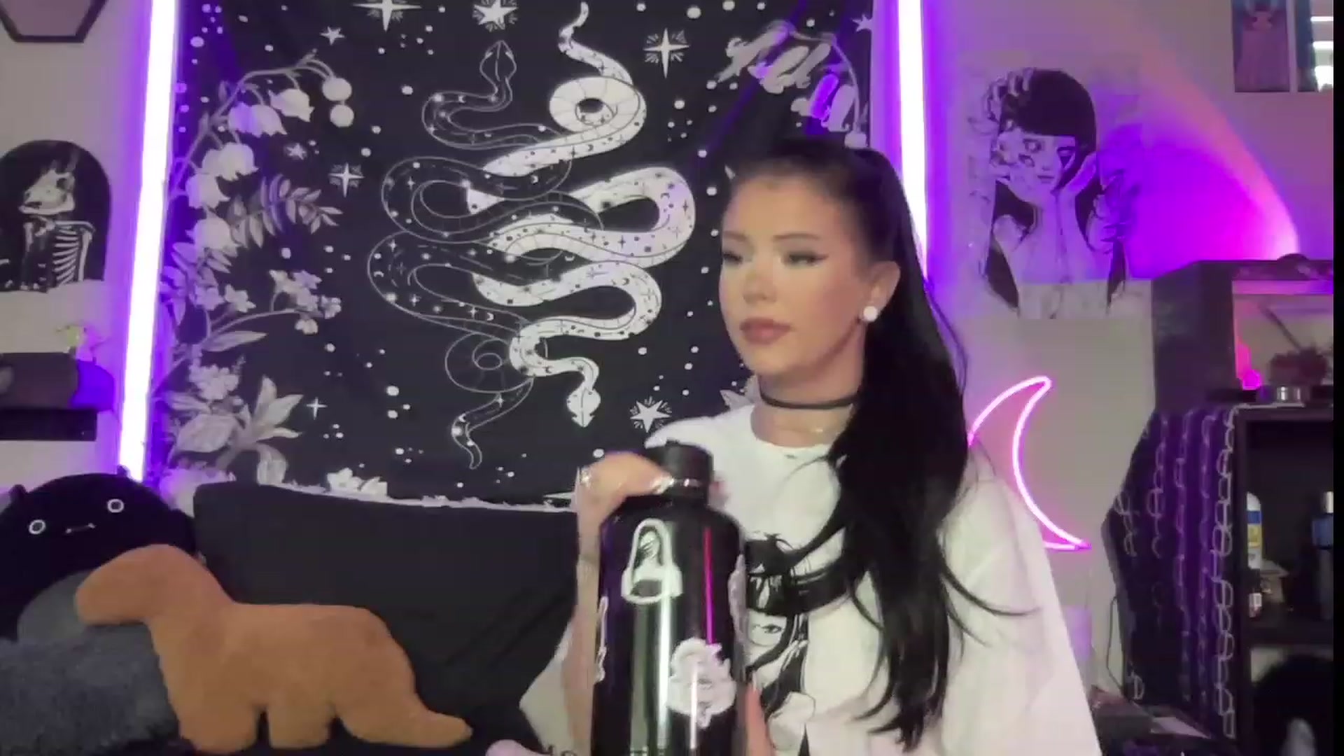 Gallery image thumbnail from RileyWoods's myfreecams stream on, 07/23/2023, 23:50 image 19 of 20