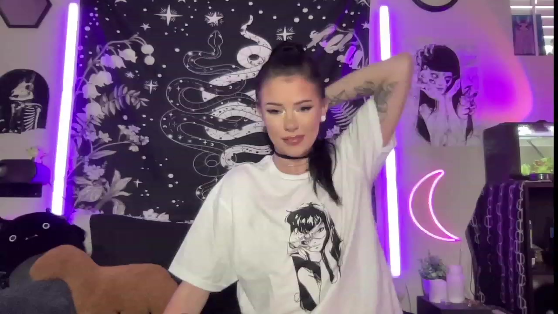 Gallery image thumbnail from RileyWoods's myfreecams stream on, 07/24/2023, 24:43 image 14 of 20