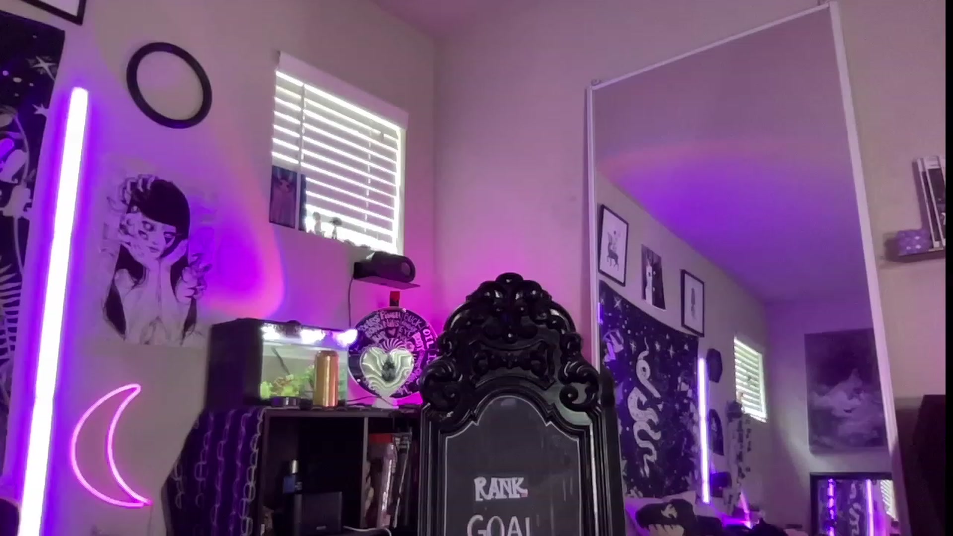 Gallery image thumbnail from RileyWoods's myfreecams stream on, 07/25/2023, 01:00 image 9 of 20