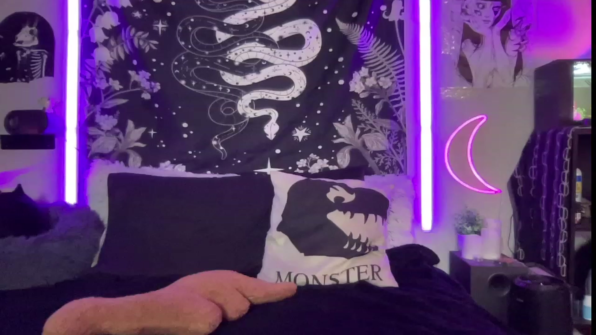 Gallery image thumbnail from RileyWoods's myfreecams stream on, 07/25/2023, 03:29 image 19 of 20