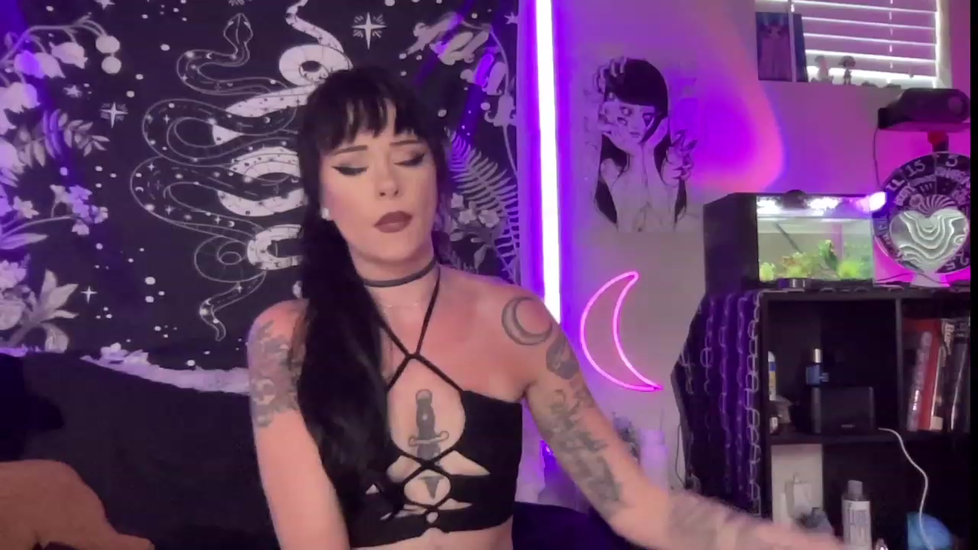 Gallery image thumbnail from RileyWoods's myfreecams stream on, 07/26/2023, 24:01 image 16 of 20