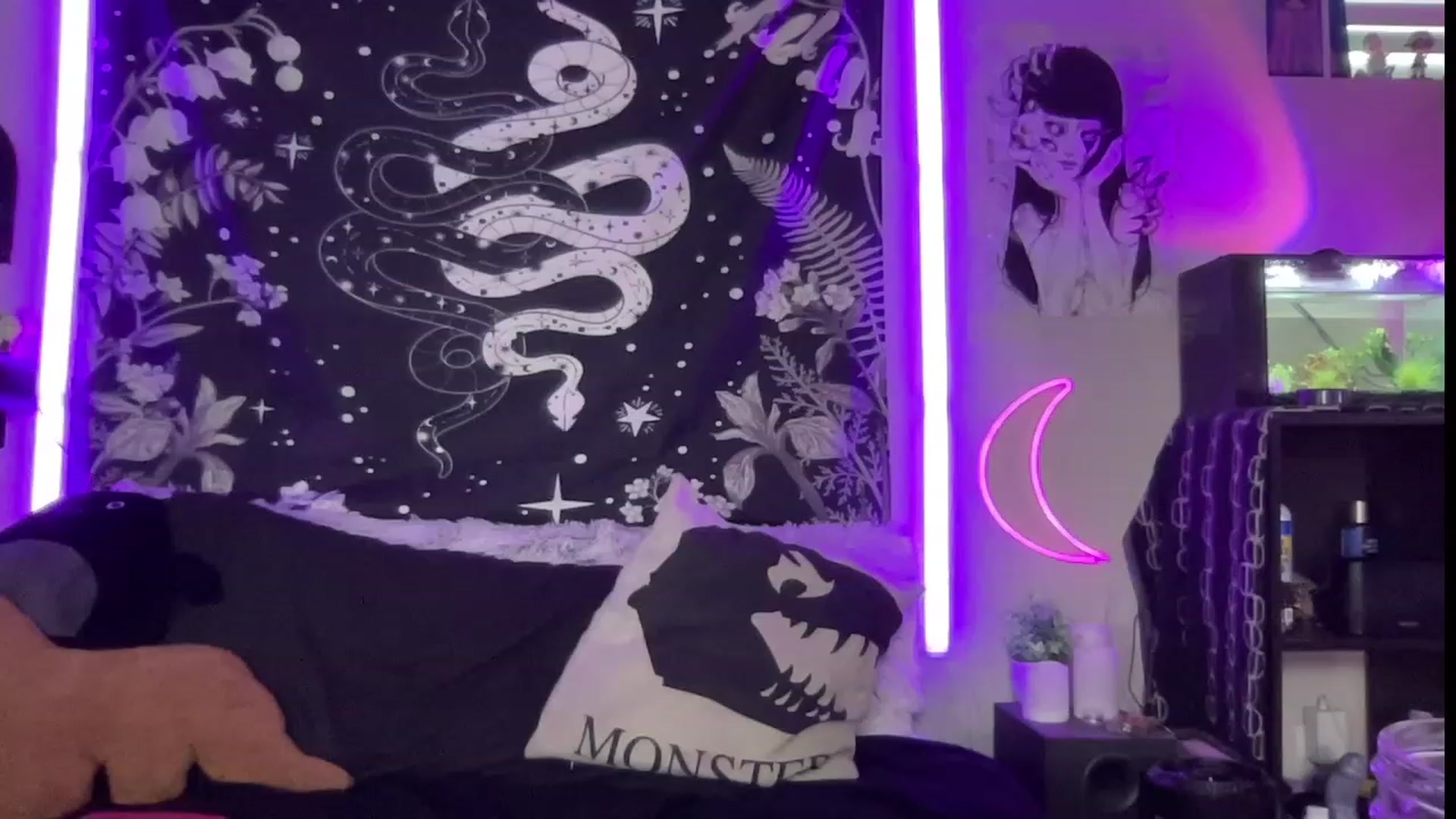 Gallery image thumbnail from RileyWoods's myfreecams stream on, 07/26/2023, 01:46 image 16 of 20