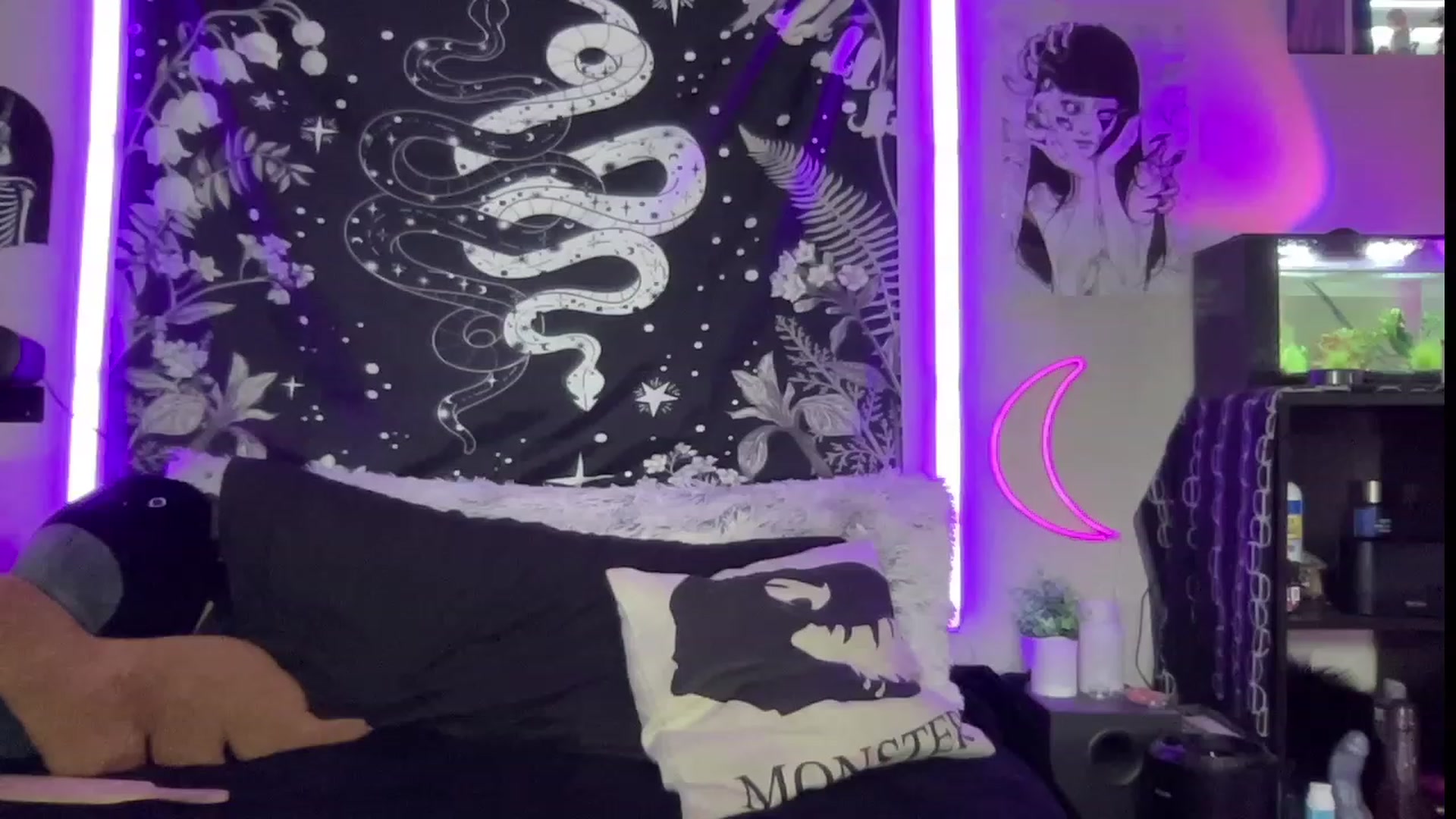 Gallery image thumbnail from RileyWoods's myfreecams stream on, 07/27/2023, 24:49 image 8 of 20