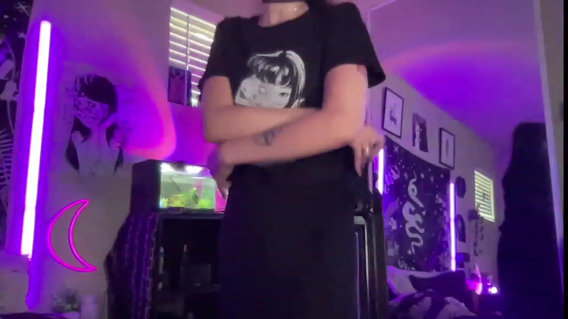 Gallery image thumbnail from RileyWoods's myfreecams stream on, 07/27/2023, 02:38 image 16 of 20