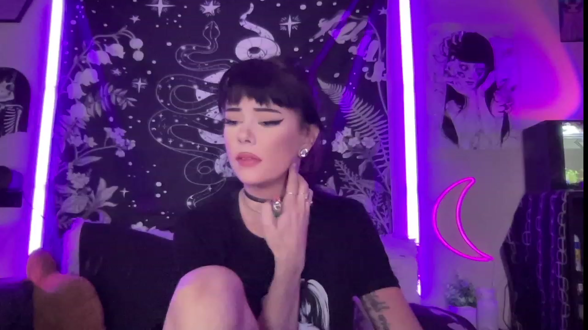 Gallery image thumbnail from RileyWoods's myfreecams stream on, 07/27/2023, 02:38 image 14 of 20