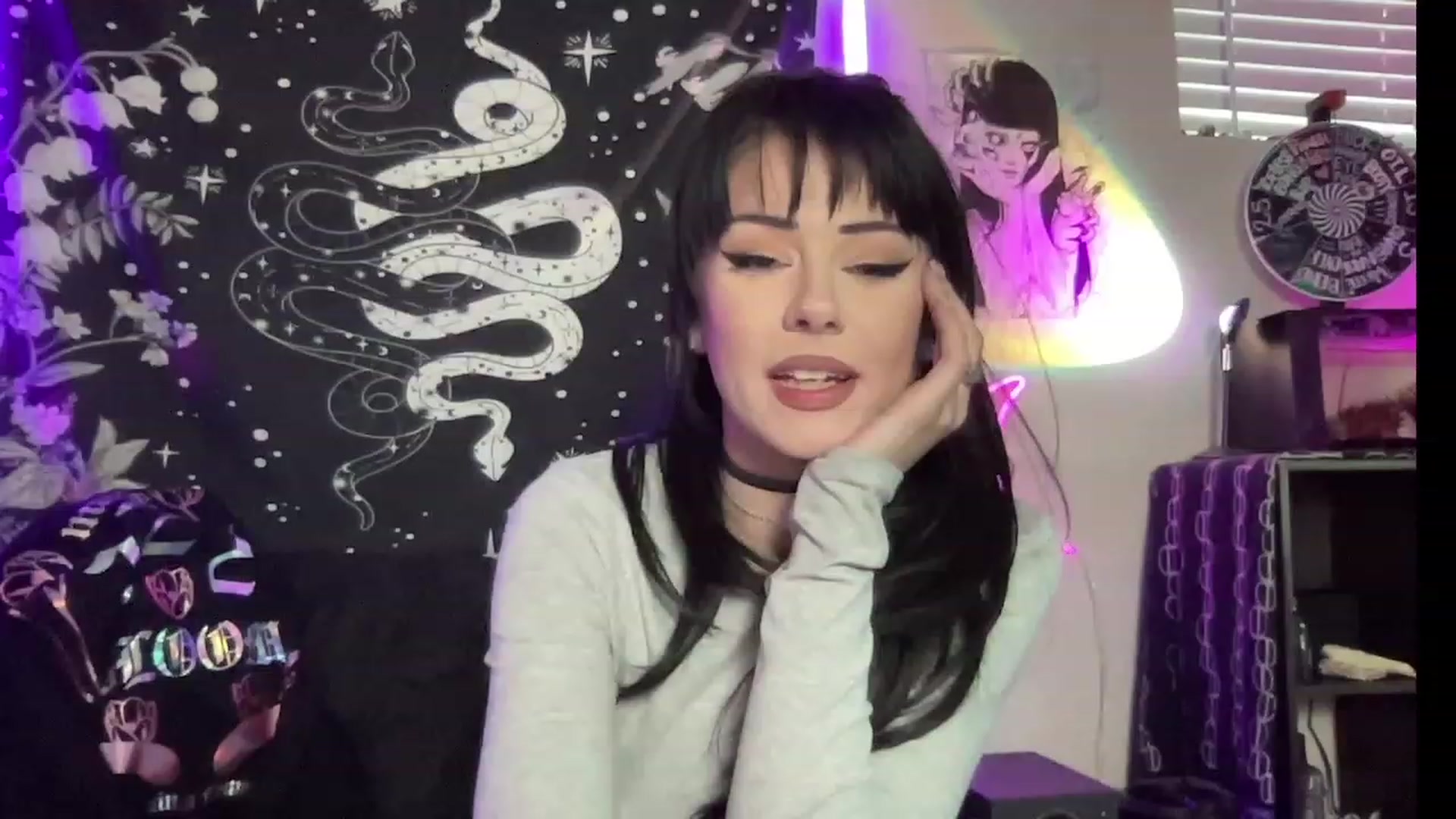Gallery image thumbnail from RileyWoods's myfreecams stream on, 08/06/2023, 02:00 image 18 of 20