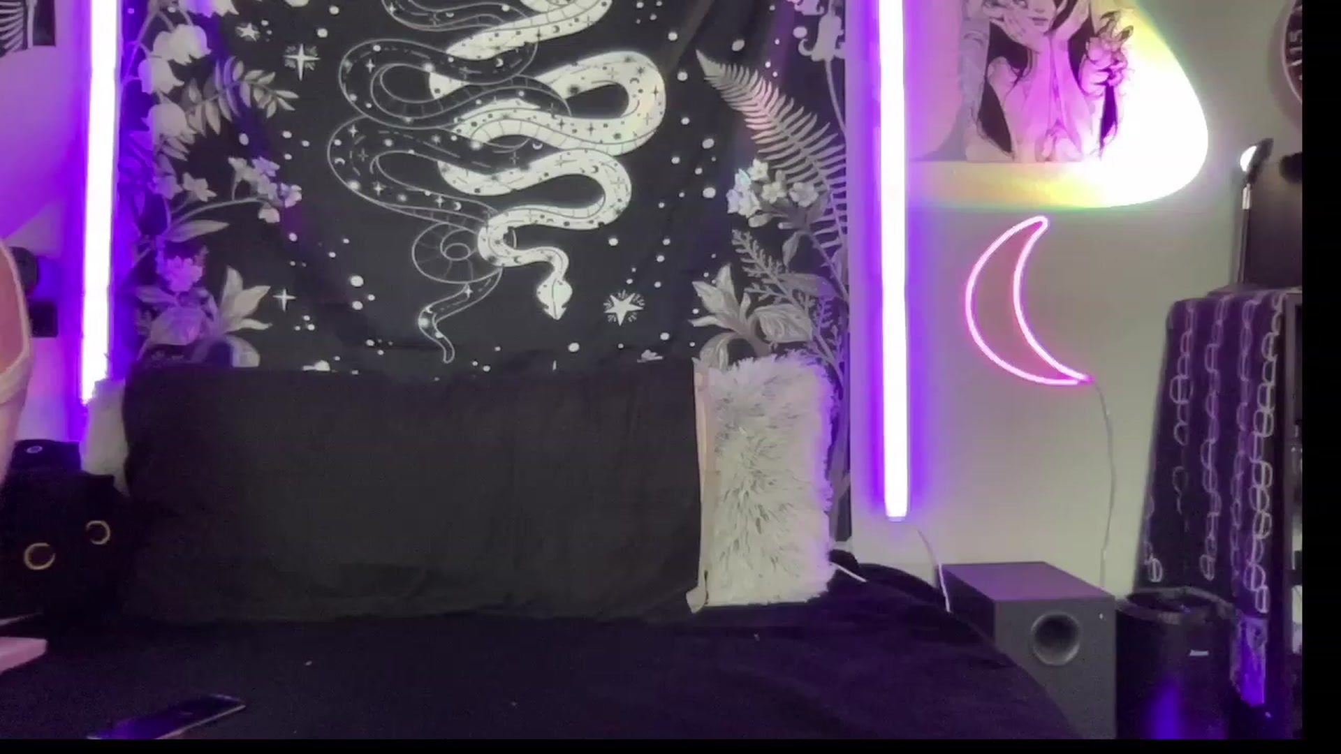 Gallery image thumbnail from RileyWoods's myfreecams stream on, 08/07/2023, 24:04 image 5 of 20