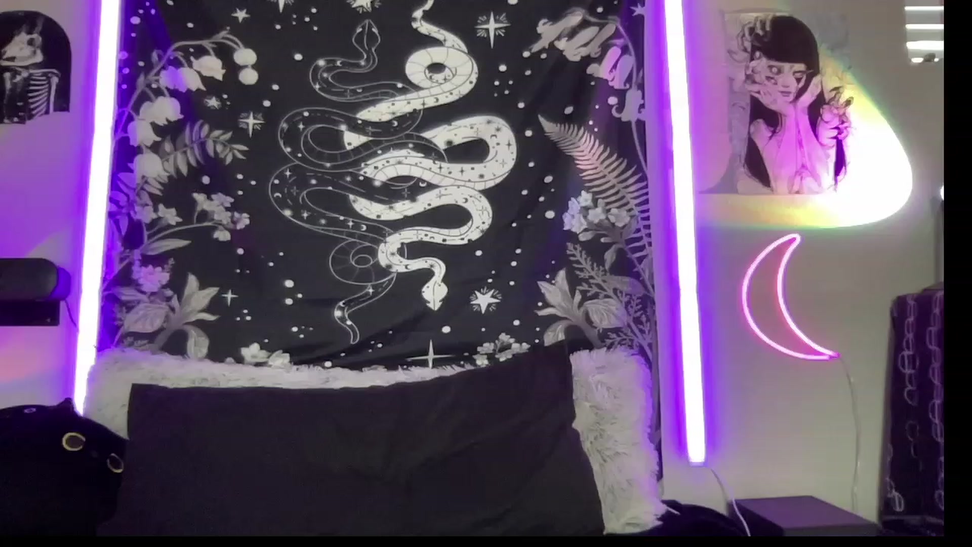 Gallery image thumbnail from RileyWoods's myfreecams stream on, 08/07/2023, 24:04 image 19 of 20