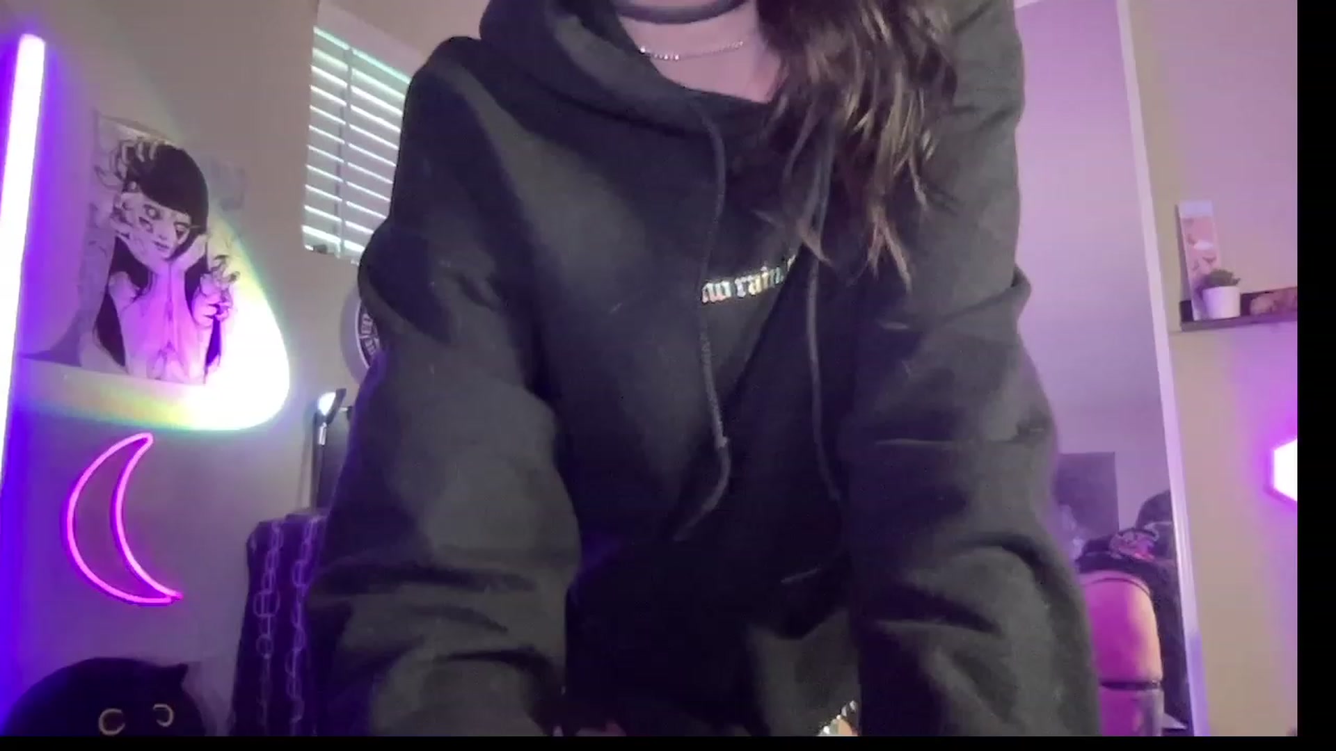 Gallery image thumbnail from RileyWoods's myfreecams stream on, 08/08/2023, 03:10 image 8 of 20