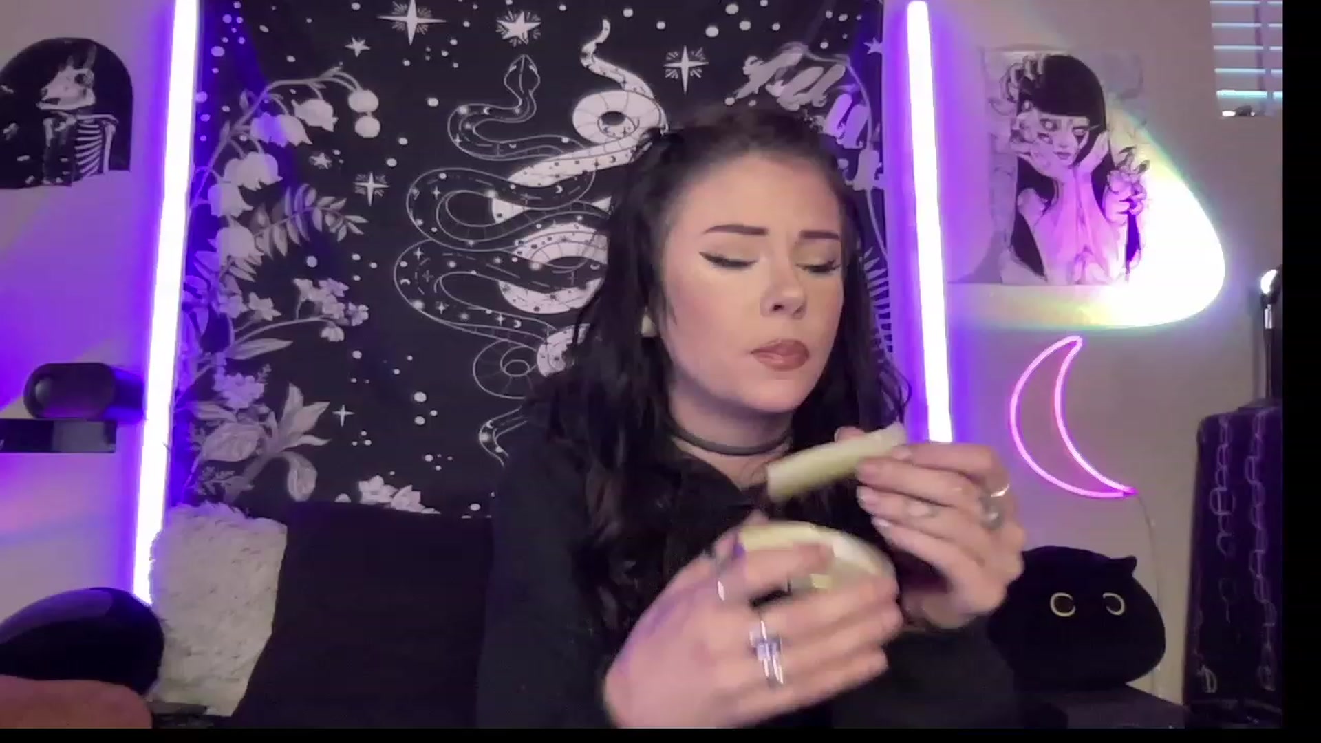 Gallery image thumbnail from RileyWoods's myfreecams stream on, 08/08/2023, 03:10 image 13 of 20