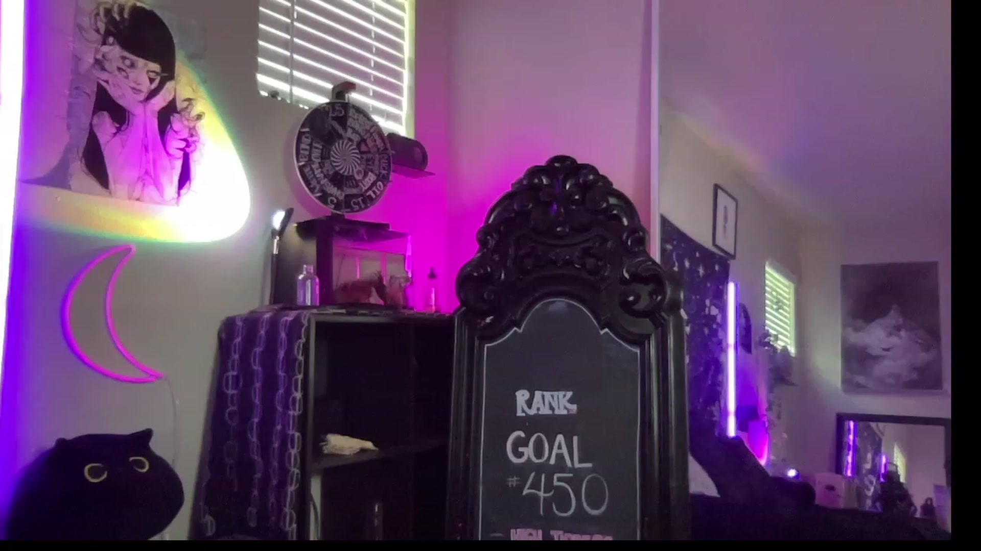 Gallery image thumbnail from RileyWoods's myfreecams stream on, 08/10/2023, 02:14 image 10 of 20