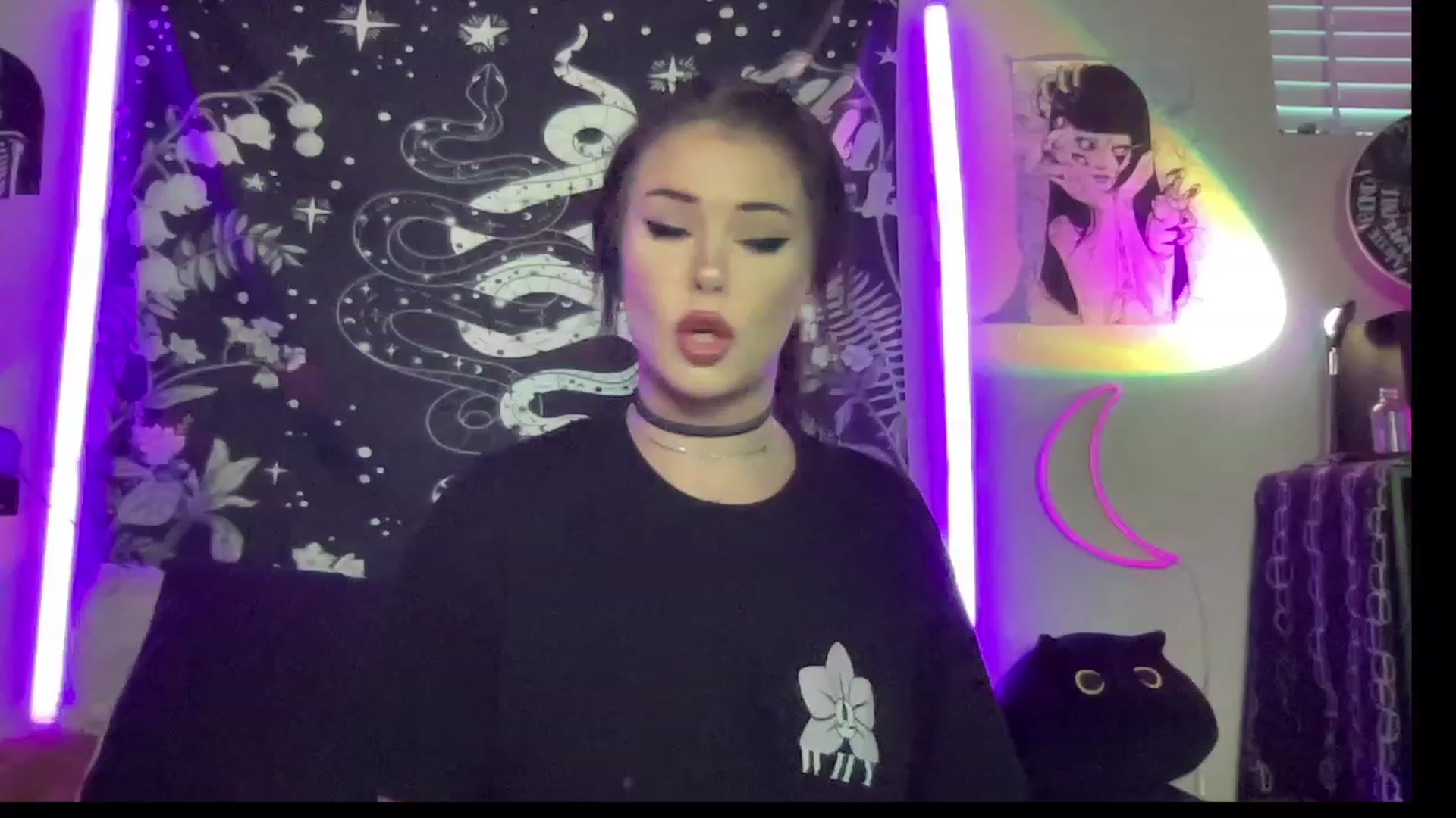 Gallery image thumbnail from RileyWoods's myfreecams stream on, 08/10/2023, 03:03 image 19 of 20