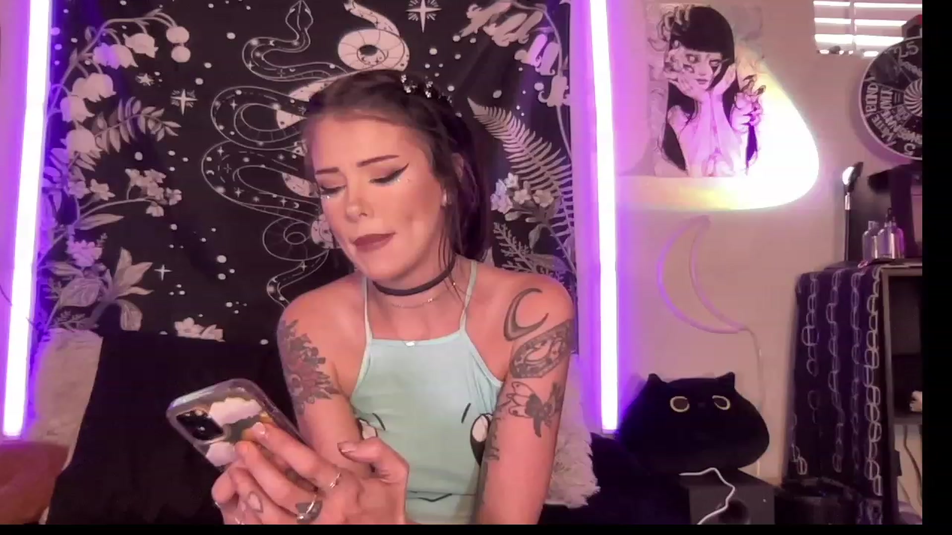 Gallery image thumbnail from RileyWoods's myfreecams stream on, 08/11/2023, 24:01 image 1 of 20