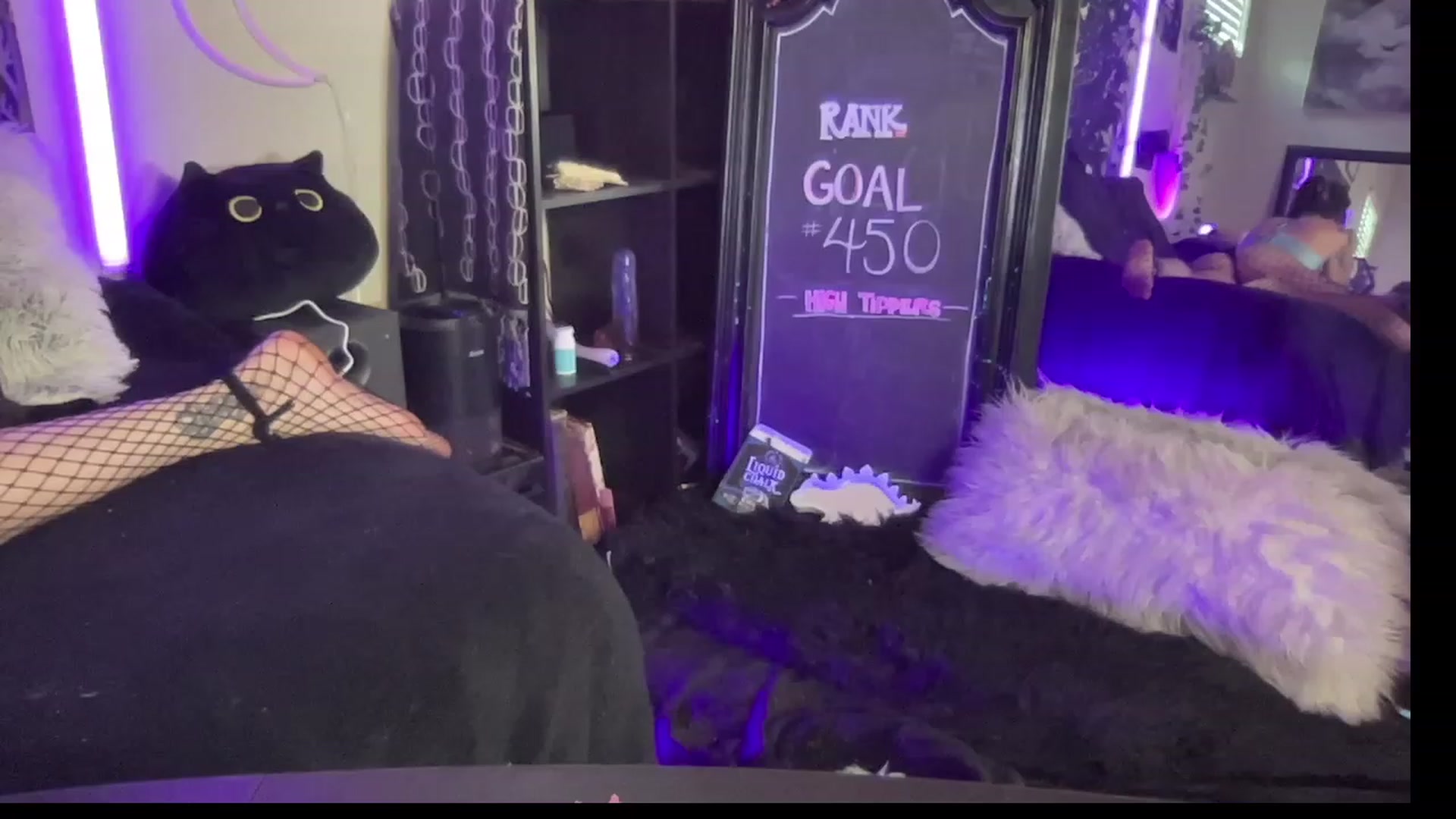 Gallery image thumbnail from RileyWoods's myfreecams stream on, 08/11/2023, 24:01 image 10 of 20