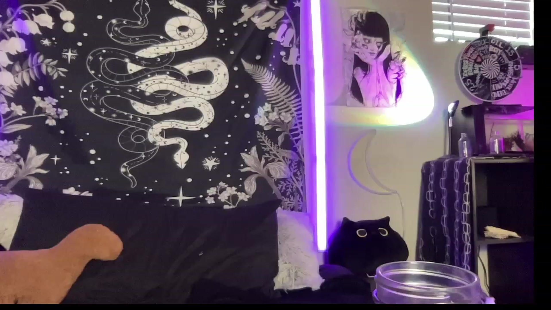 Gallery image thumbnail from RileyWoods's myfreecams stream on, 08/13/2023, 24:37 image 18 of 20