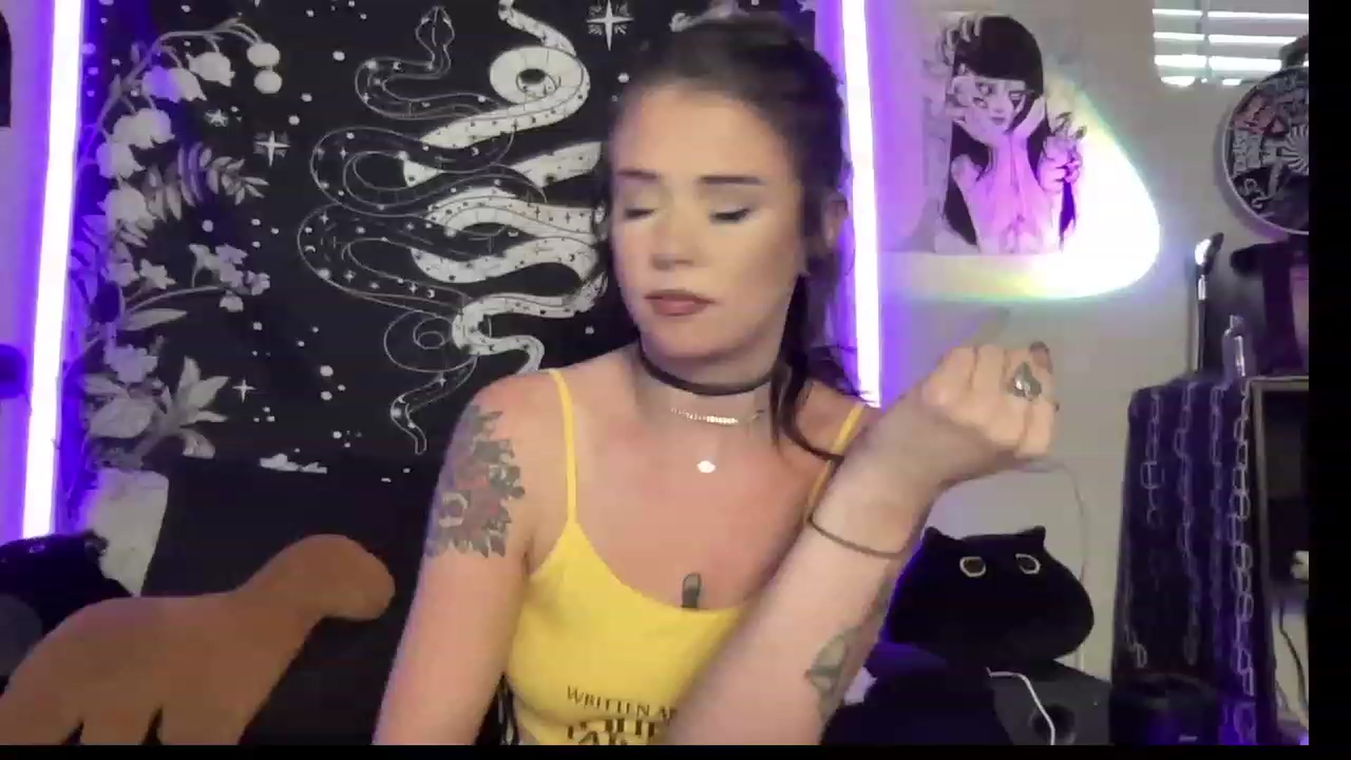 Gallery image thumbnail from RileyWoods's myfreecams stream on, 08/13/2023, 24:37 image 10 of 20