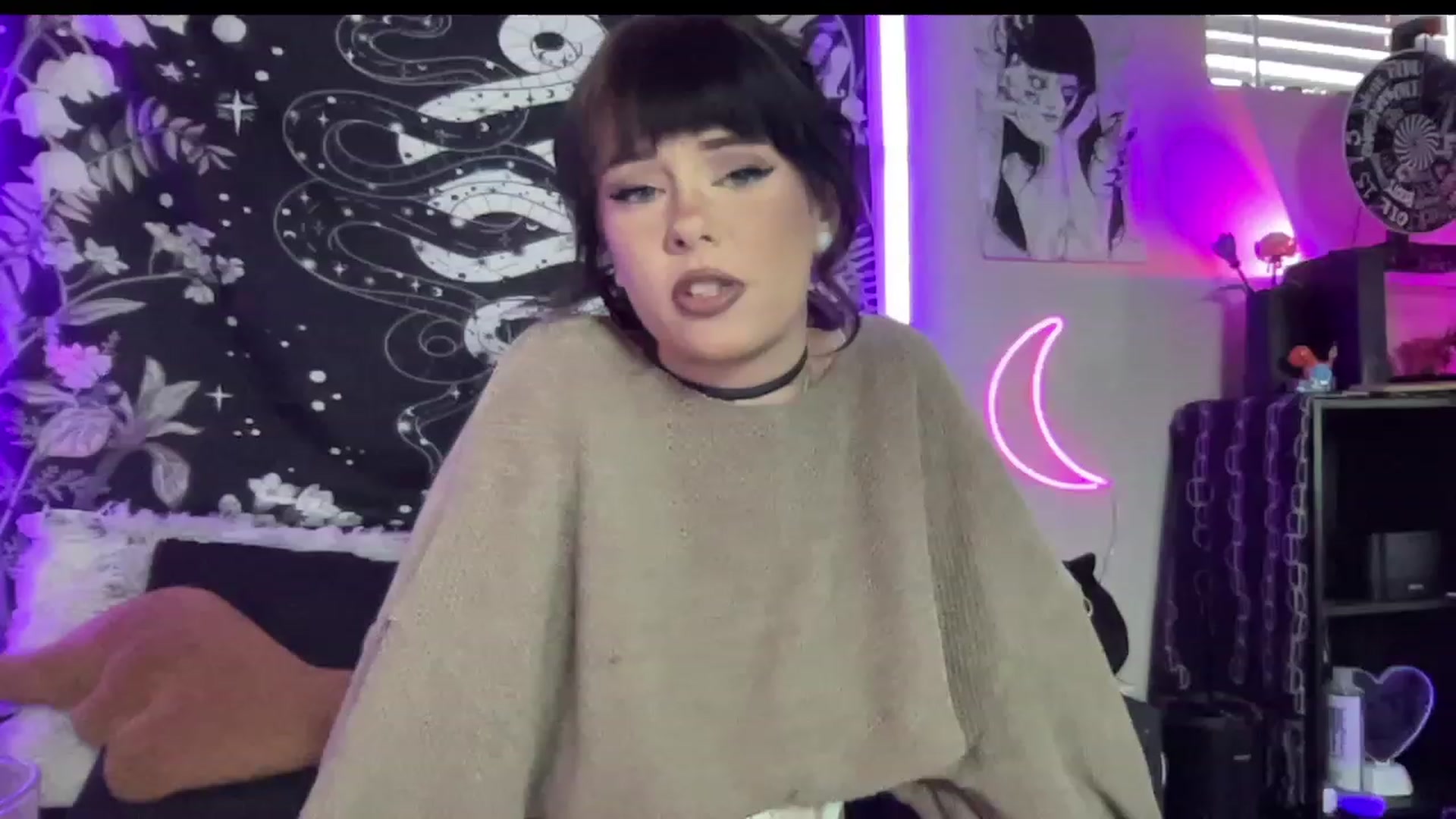 Gallery image thumbnail from RileyWoods's myfreecams stream on, 08/26/2023, 23:12 image 5 of 20