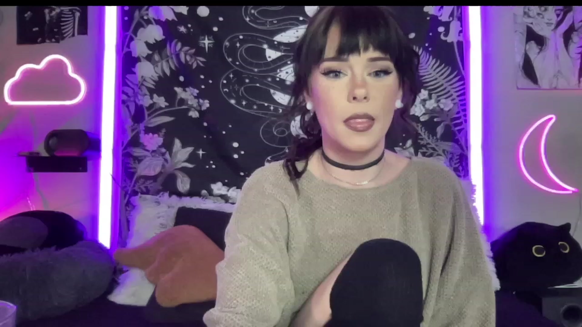 Gallery image thumbnail from RileyWoods's myfreecams stream on, 08/26/2023, 23:12 image 2 of 20