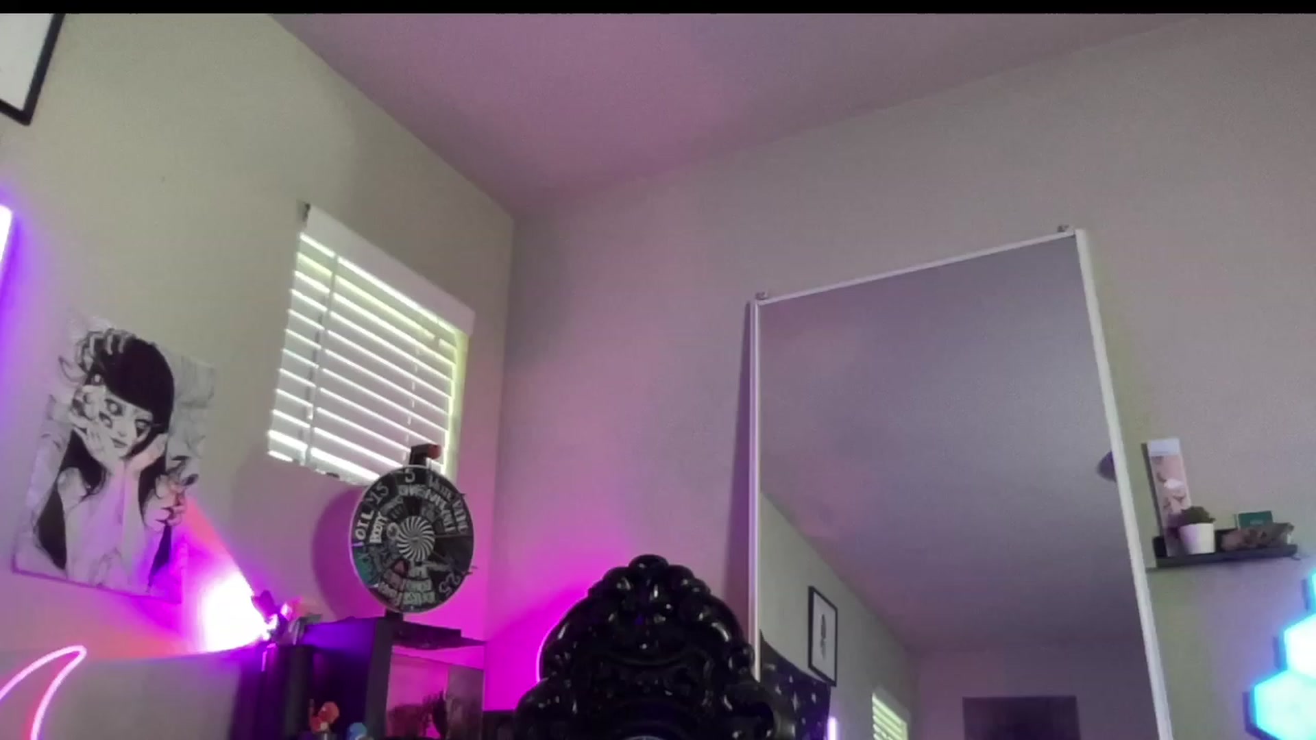 Gallery image thumbnail from RileyWoods's myfreecams stream on, 08/27/2023, 01:37 image 17 of 20