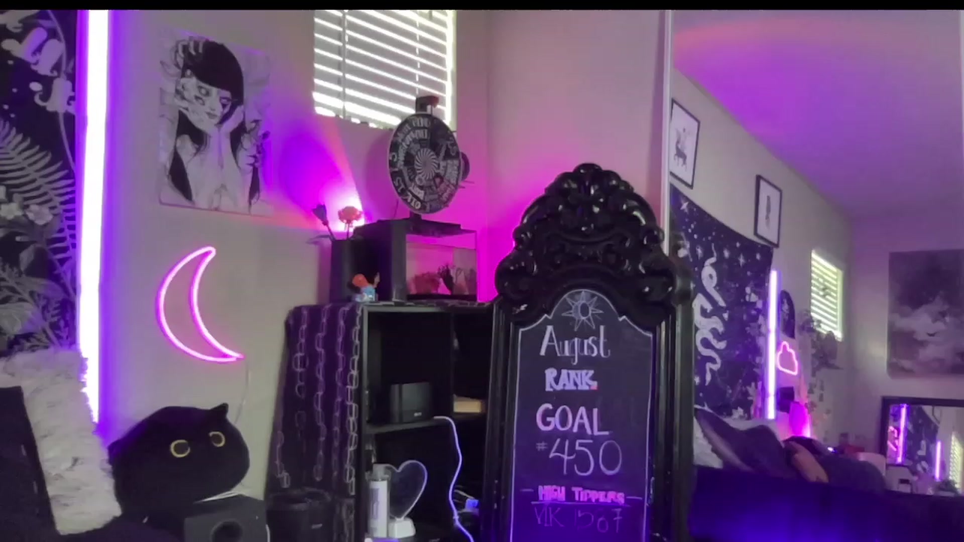Gallery image thumbnail from RileyWoods's myfreecams stream on, 08/27/2023, 01:37 image 6 of 20