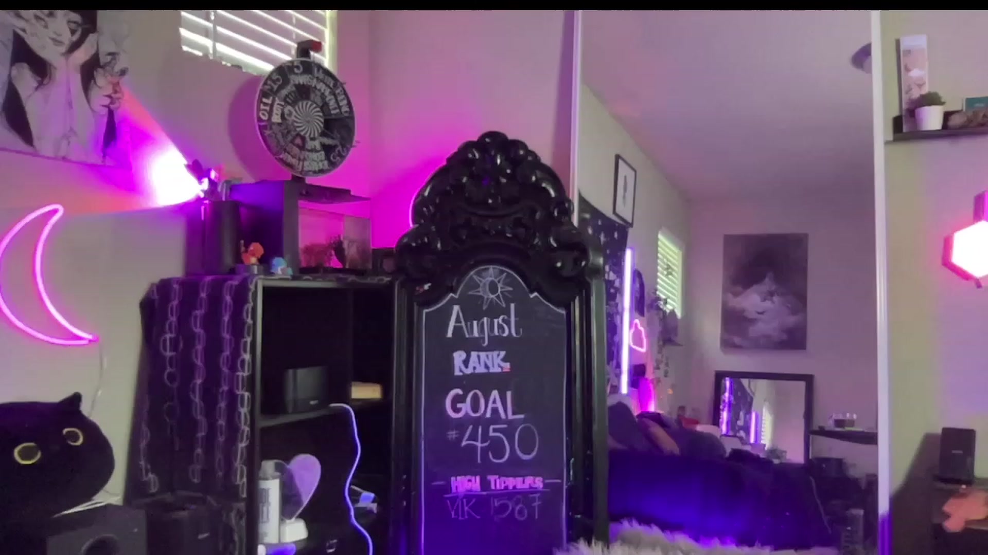 Gallery image thumbnail from RileyWoods's myfreecams stream on, 08/27/2023, 01:37 image 16 of 20