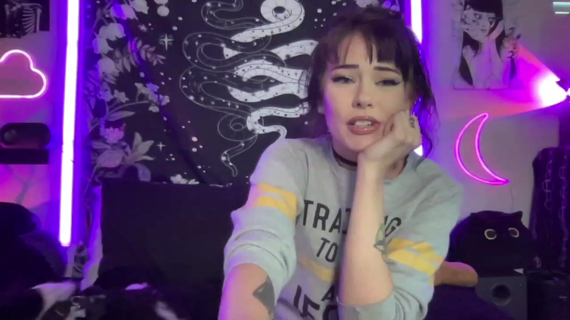 Gallery image thumbnail from RileyWoods's myfreecams stream on, 08/28/2023, 02:09 image 20 of 20
