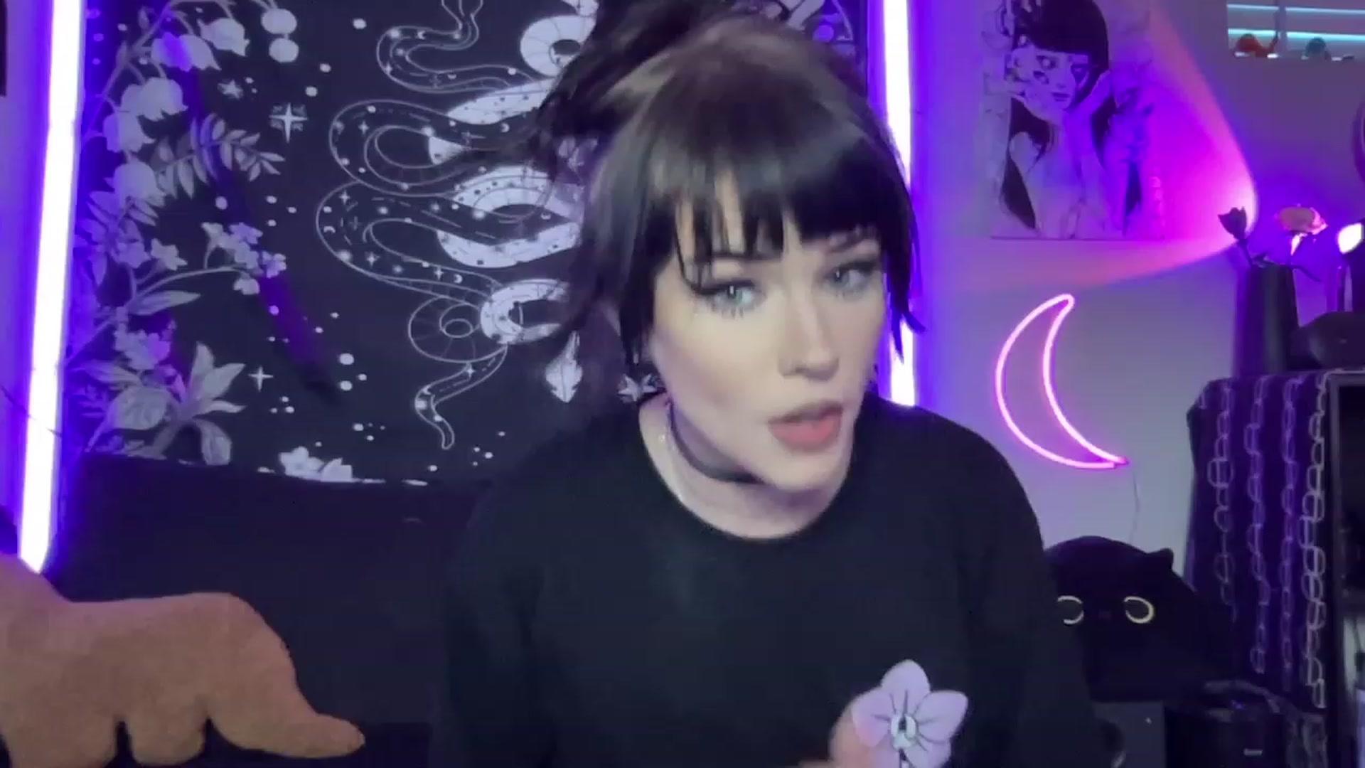 Gallery image thumbnail from RileyWoods's myfreecams stream on, 09/03/2023, 02:12 image 10 of 20