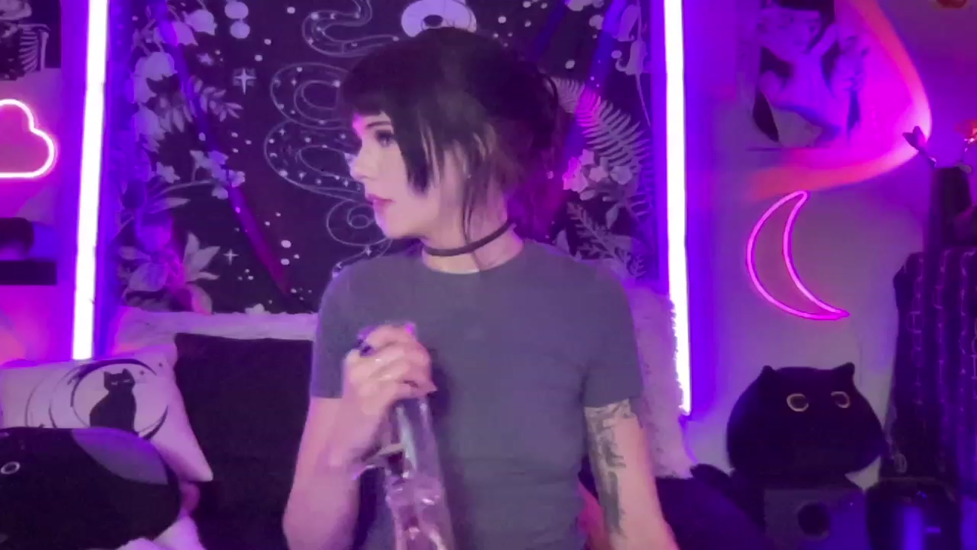 Gallery image thumbnail from RileyWoods's myfreecams stream on, 09/05/2023, 02:54 image 20 of 20