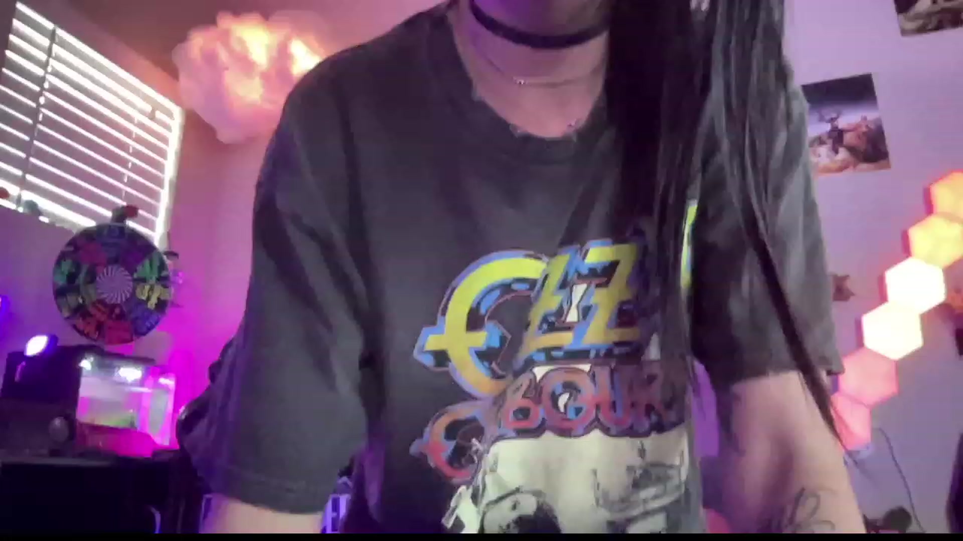 Gallery image thumbnail from RileyWoods's myfreecams stream on, 09/17/2023, 24:01 image 17 of 20