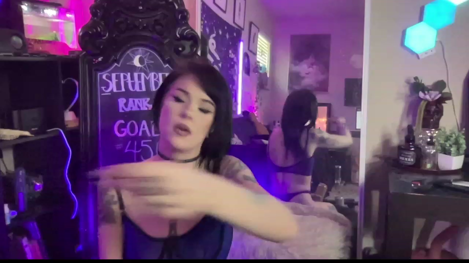 Gallery image thumbnail from RileyWoods's myfreecams stream on, 09/17/2023, 24:01 image 16 of 20