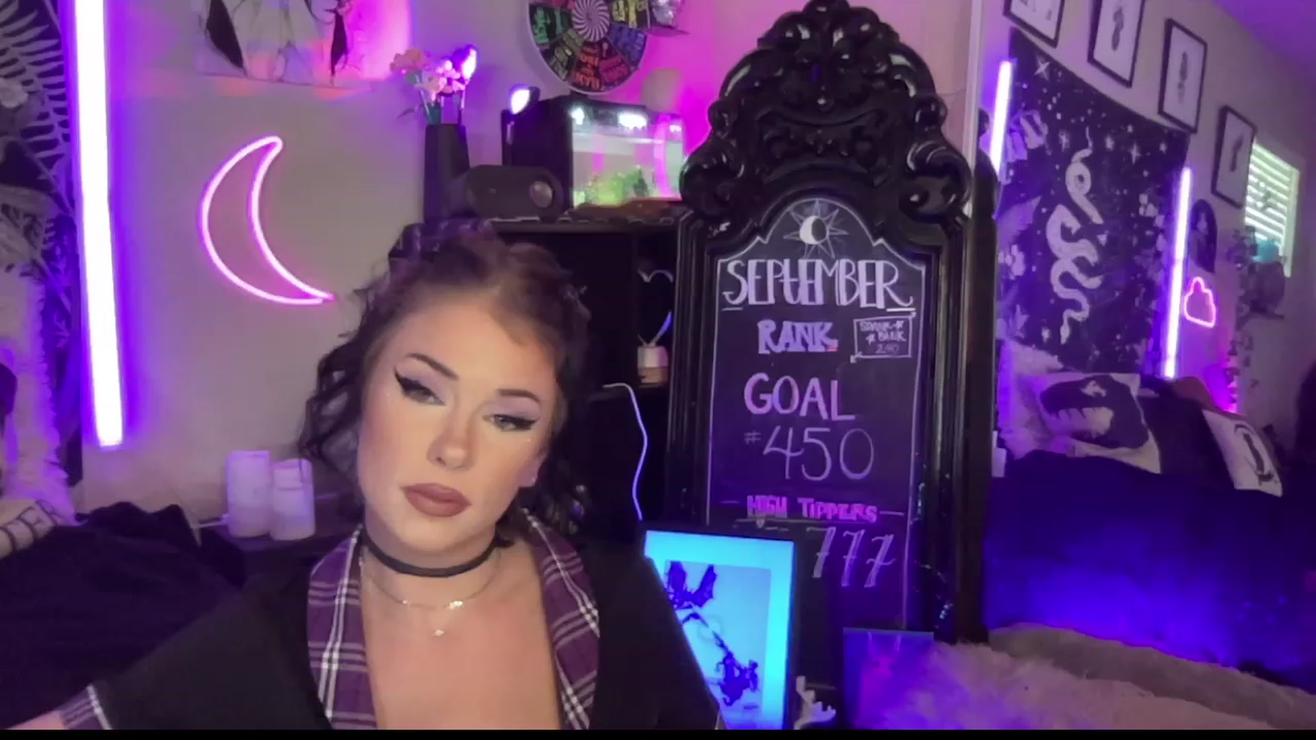 Gallery image thumbnail from RileyWoods's myfreecams stream on, 09/19/2023, 24:27 image 6 of 20