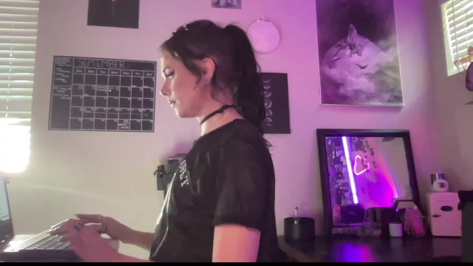 Gallery image thumbnail from RileyWoods's myfreecams stream on, 09/19/2023, 24:27 image 13 of 20