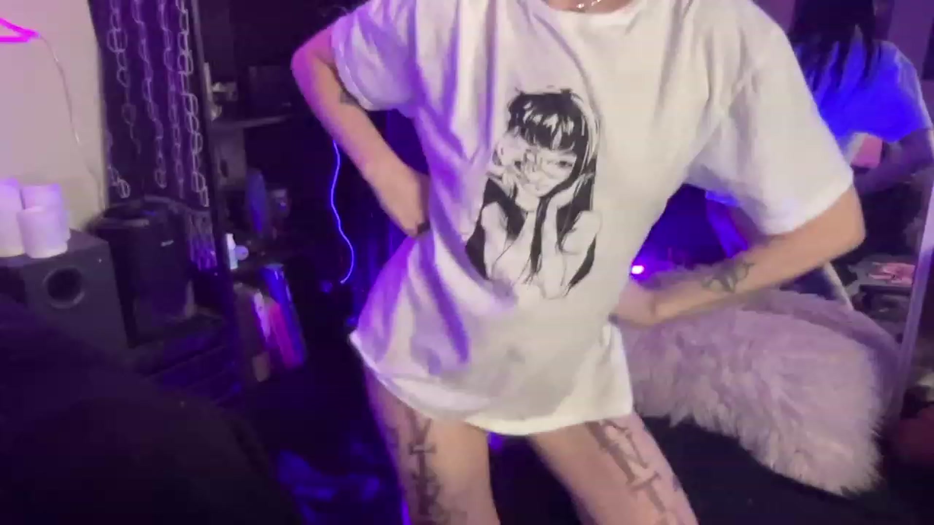 Gallery image thumbnail from RileyWoods's myfreecams stream on, 09/25/2023, 01:34 image 16 of 20