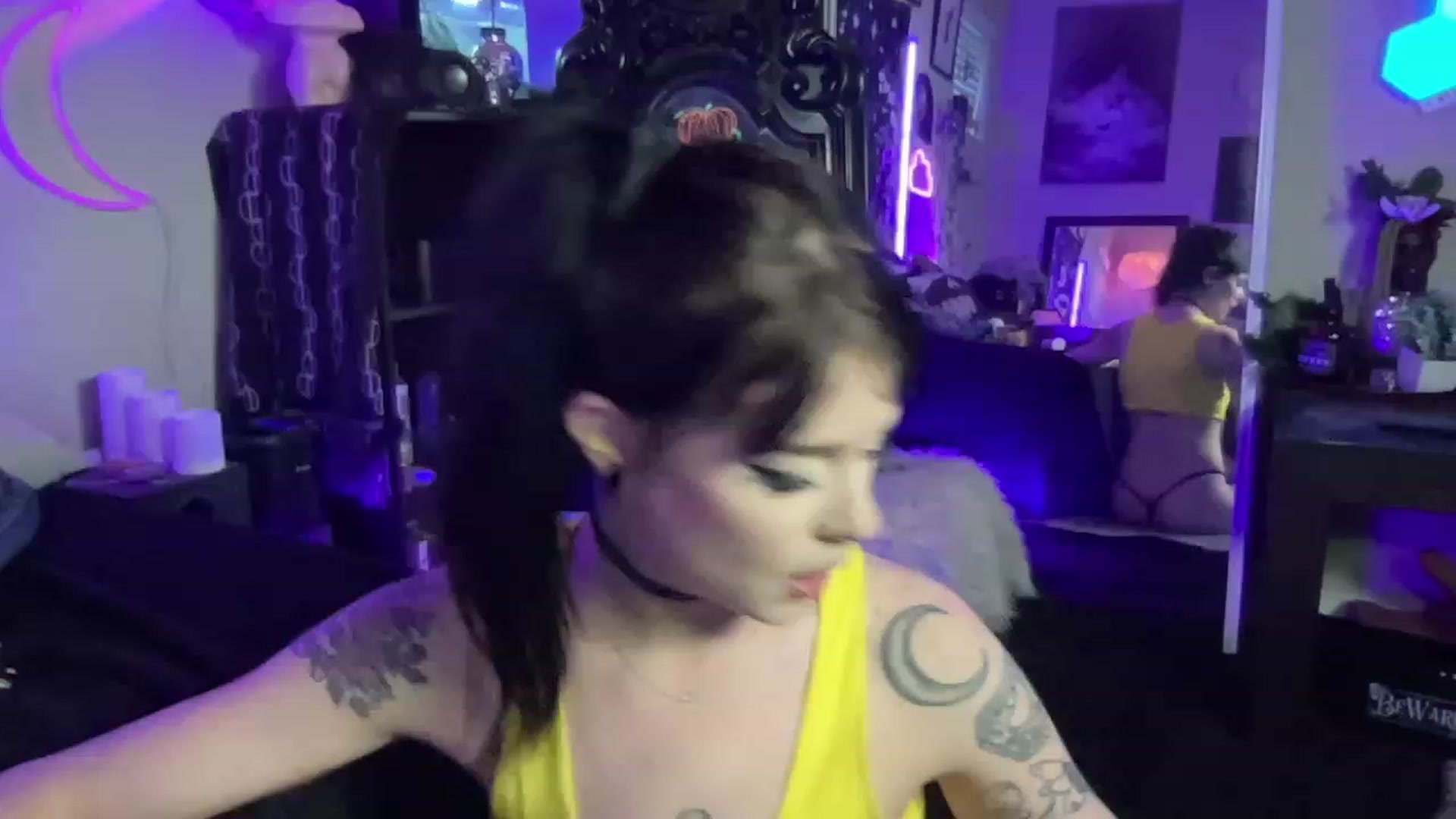 Gallery image thumbnail from RileyWoods's myfreecams stream on, 10/09/2023, 01:17 image 18 of 20