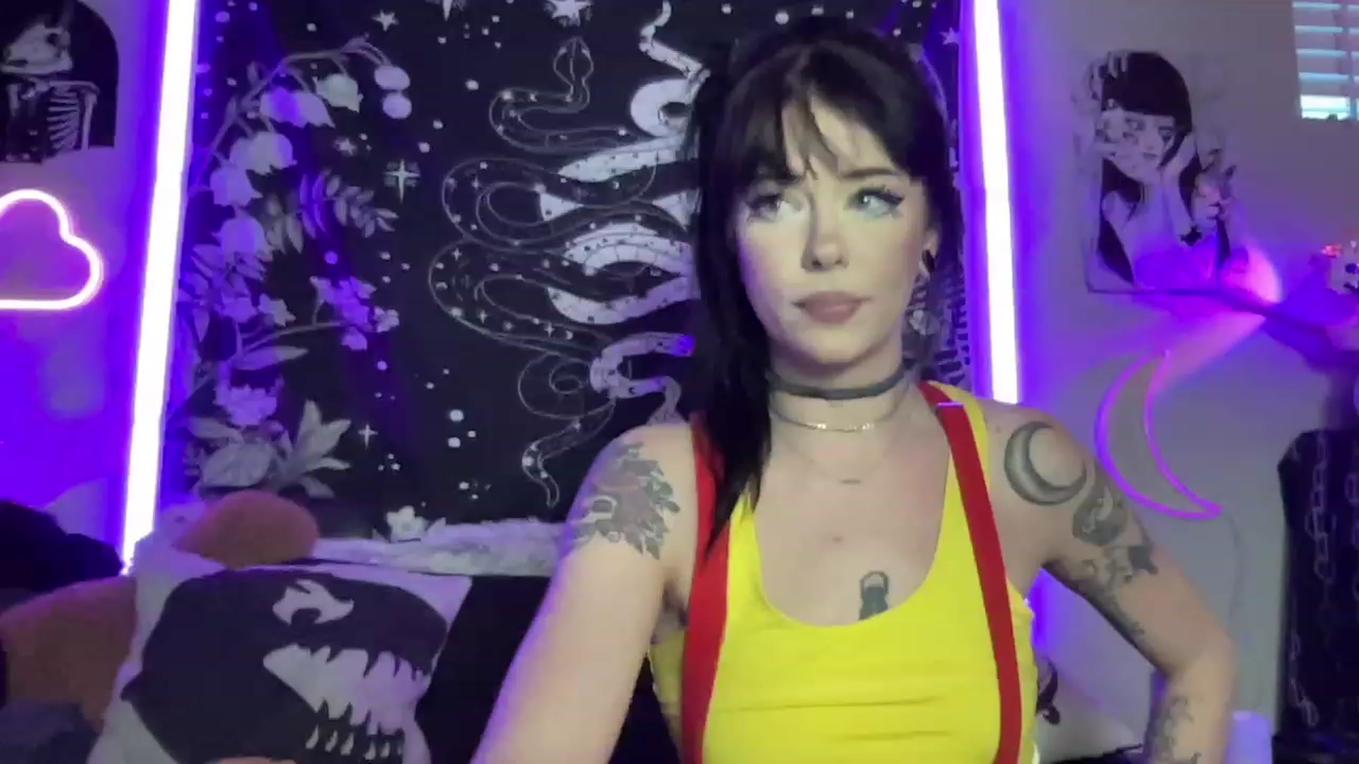 Gallery image thumbnail from RileyWoods's myfreecams stream on, 10/09/2023, 01:17 image 9 of 20